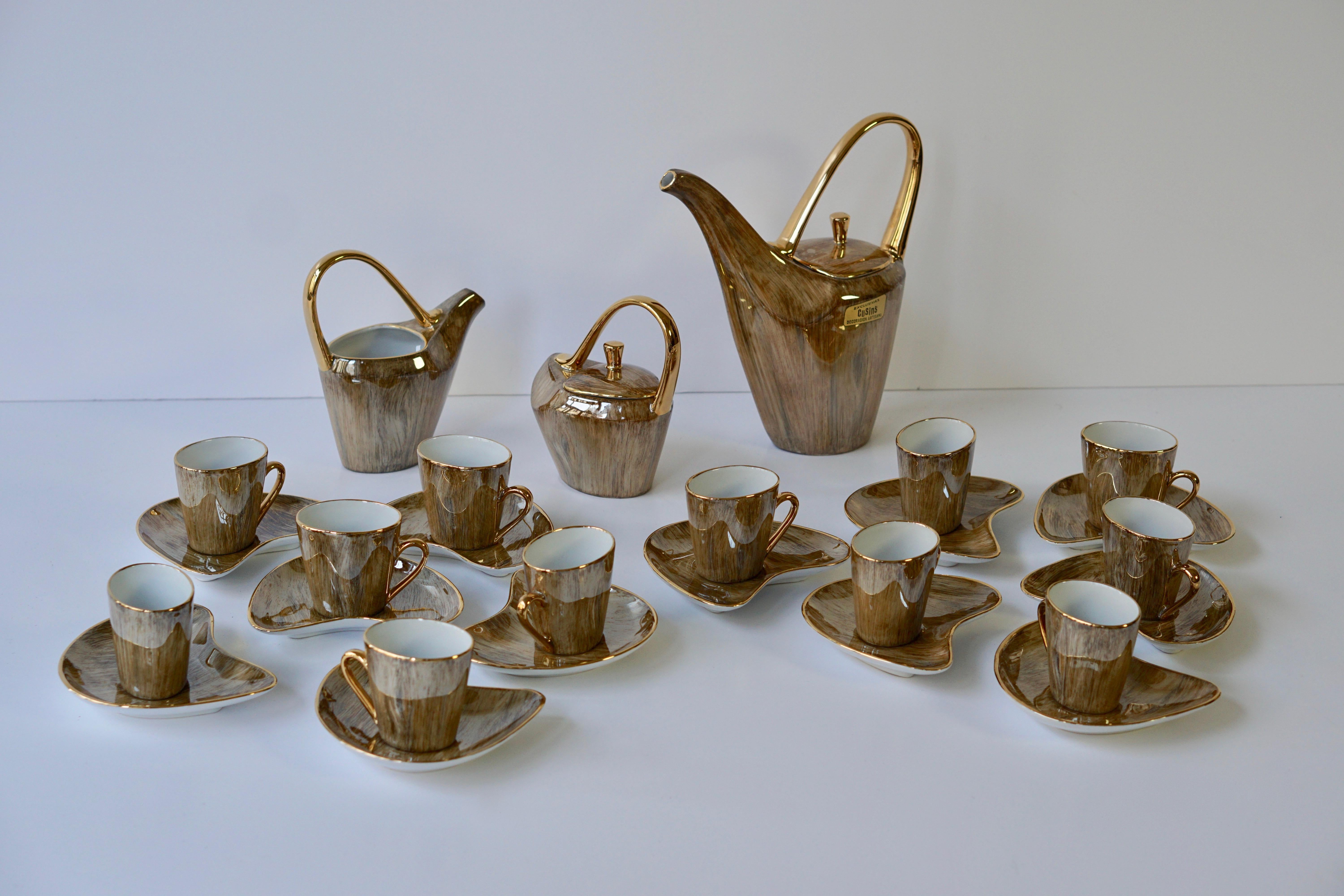Tee- und Kaffeeset aus feinem Porzellan im Angebot 11
