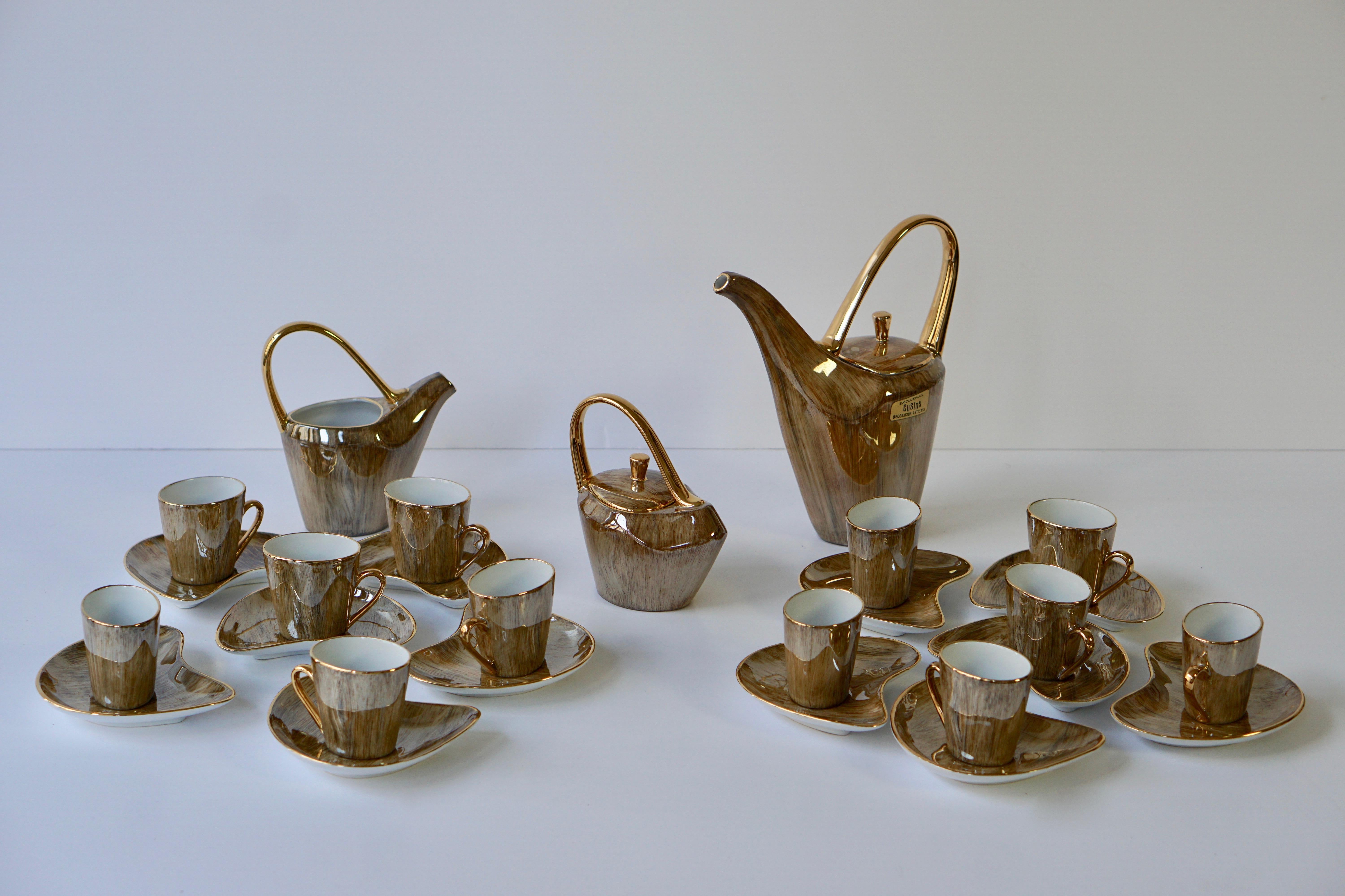 Fine Porcelain Tea and Coffee Set For Sale 10