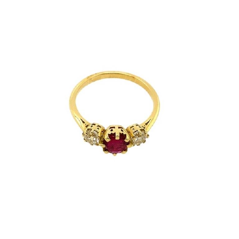 Taille ronde Bague de qualité supérieure en or jaune 18 carats, rubis 0,75 carat et diamant taille victorienne en vente