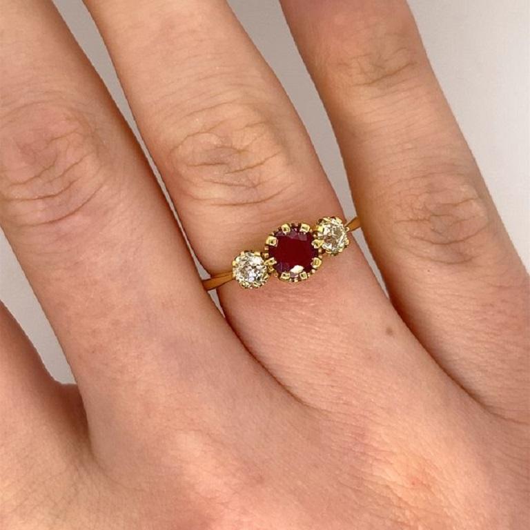 Bague de qualité supérieure en or jaune 18 carats, rubis 0,75 carat et diamant taille victorienne en vente 1