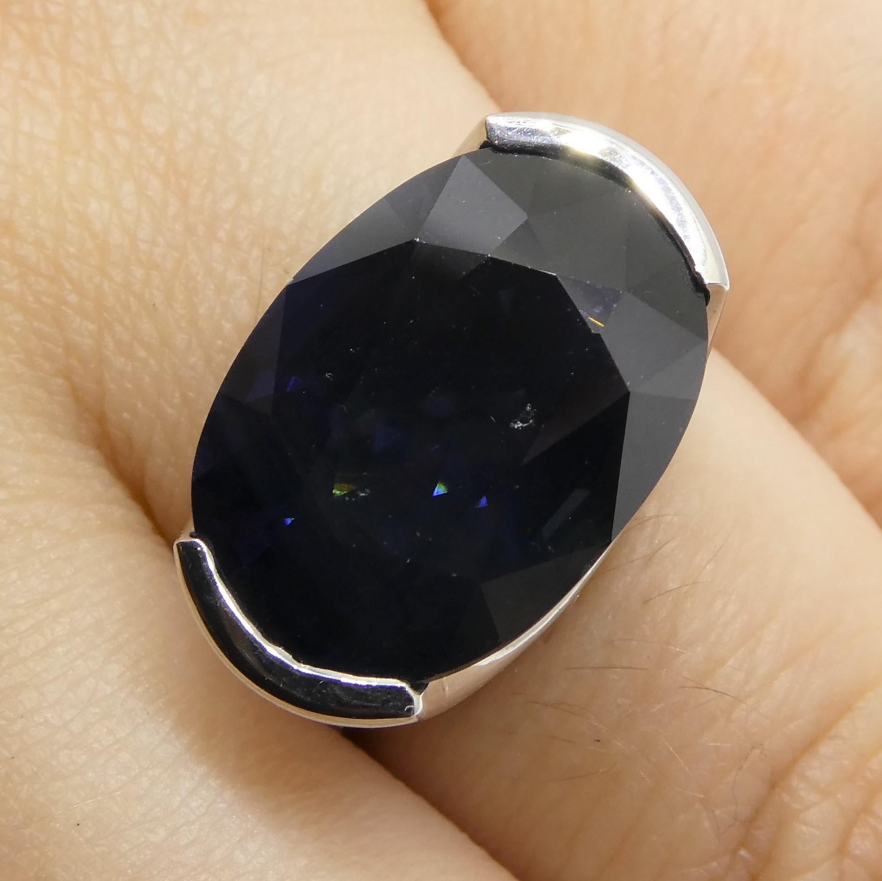 Questo è uno splendido anello con zaffiro blu in oro bianco 18 carati, realizzato secondo gli standard più rigorosi qui in Canada. 
Il rapporto recita come segue: 

GS#: 1251387                                                                        