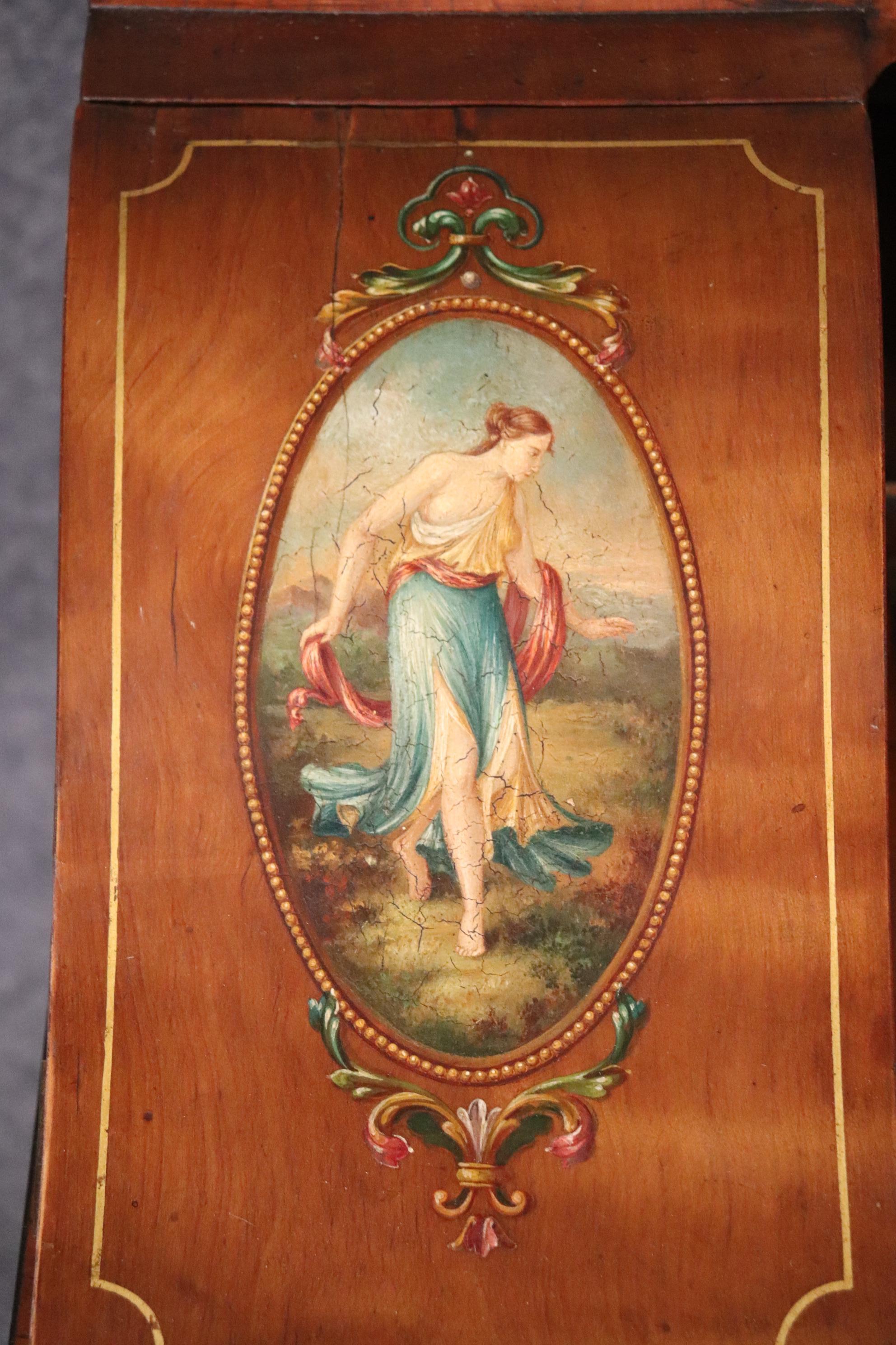 Style Adam Bureau de qualité supérieure des années 1890 décoré à la peinture Adams de Carlton House  en vente
