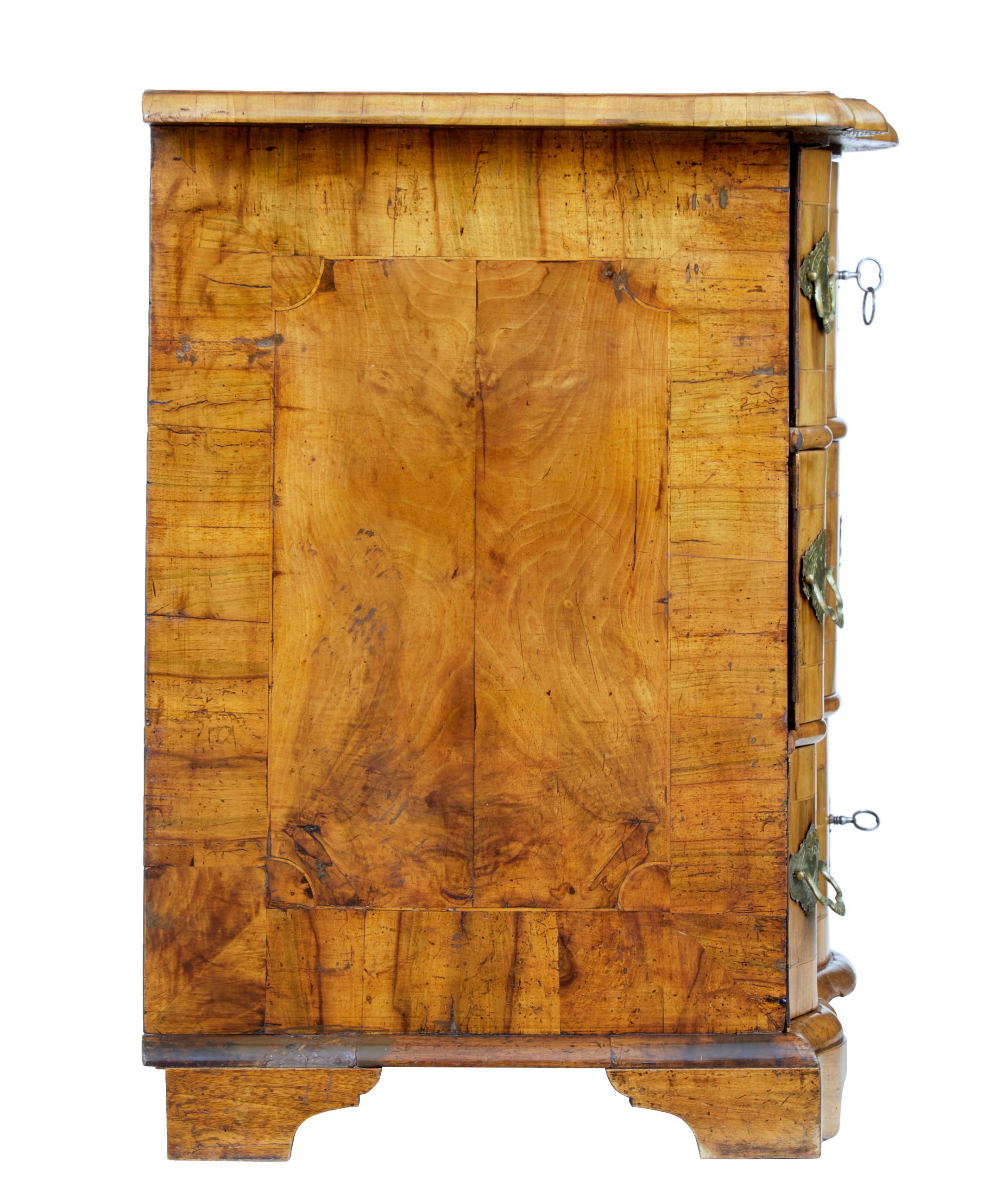 Fine Quality 18th Century Burr Walnut Chest of Drawers In Good Condition In Debenham, Suffolk