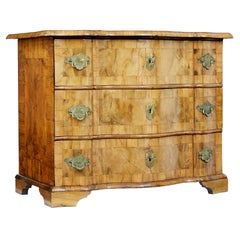 Fine Quality 18th Century Burr Walnut Chest of Drawers