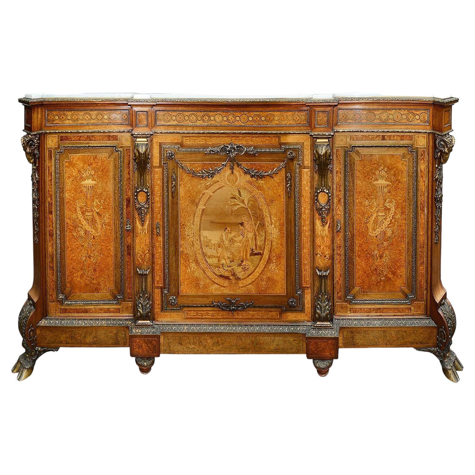 Cabinet d'appoint classique en marqueterie du 19ème siècle de haute qualité en vente