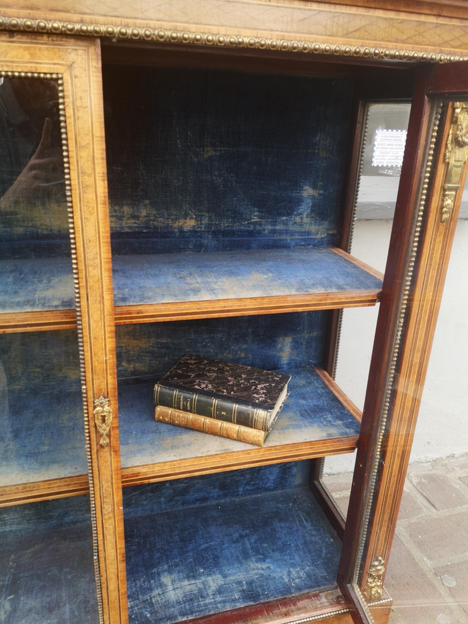 Fine Quality 19th Century English Walnut Bookcase For Sale 7