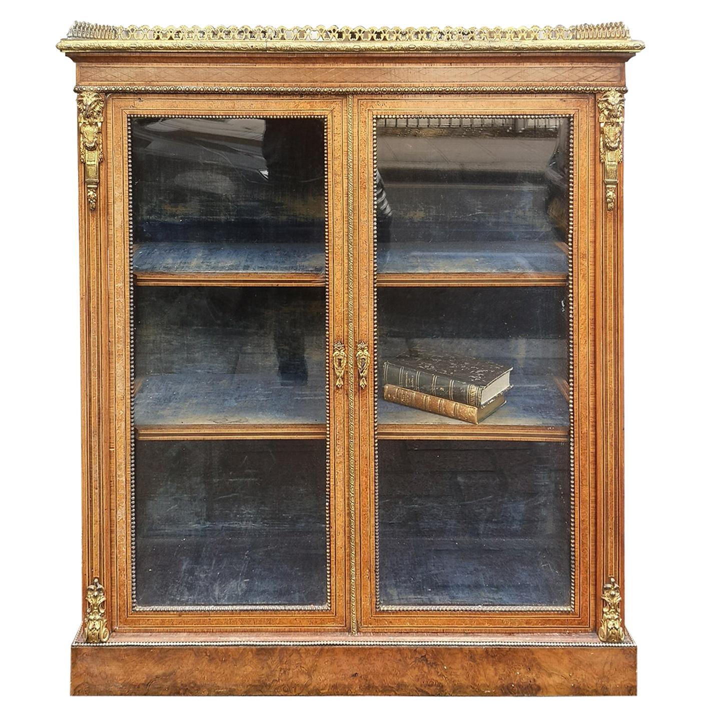 Fine Quality 19th Century English Walnut Bookcase For Sale