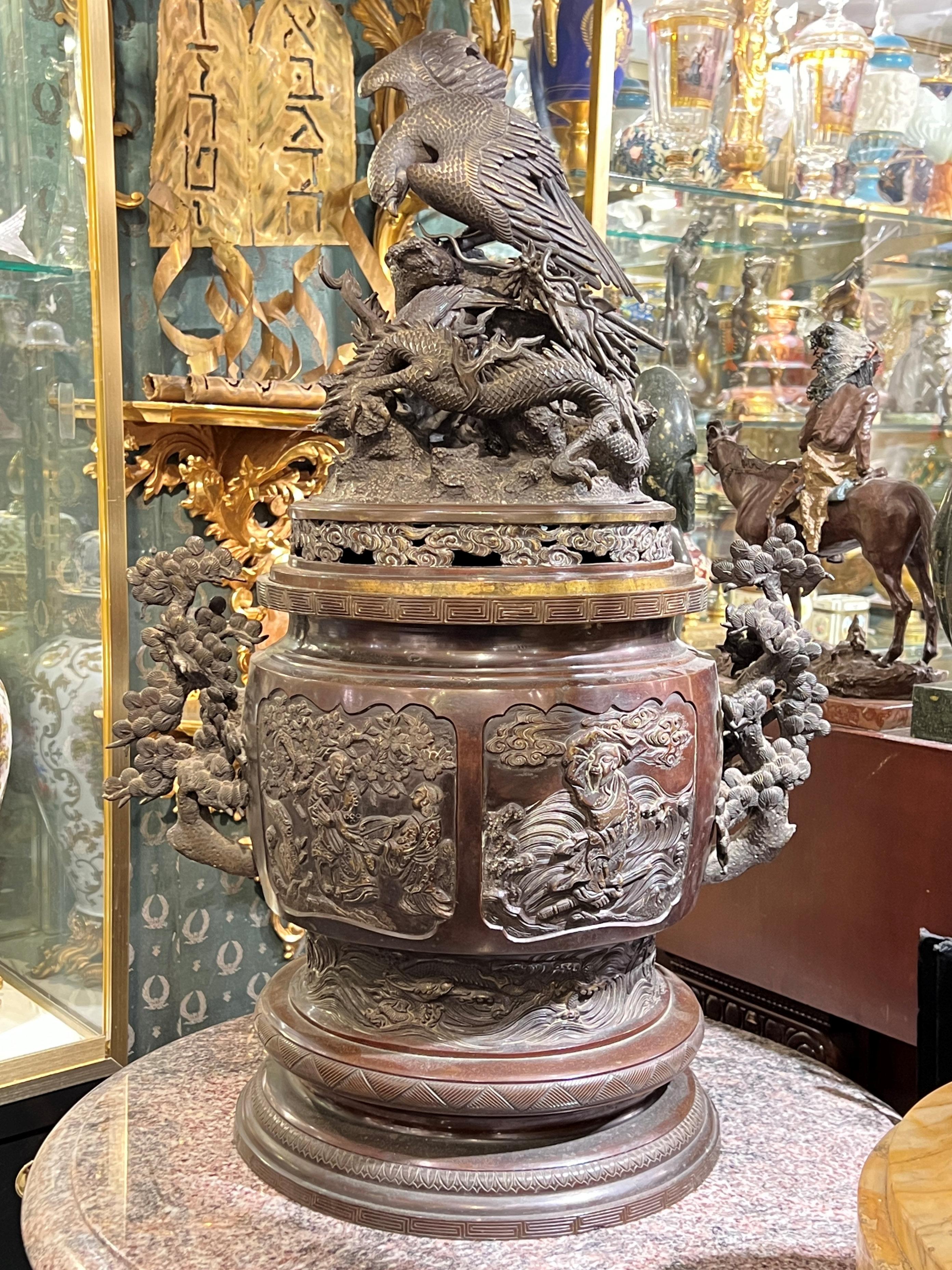 Giapponese Incensiere in bronzo giapponese Meiji del 19° secolo di ottima qualità in vendita