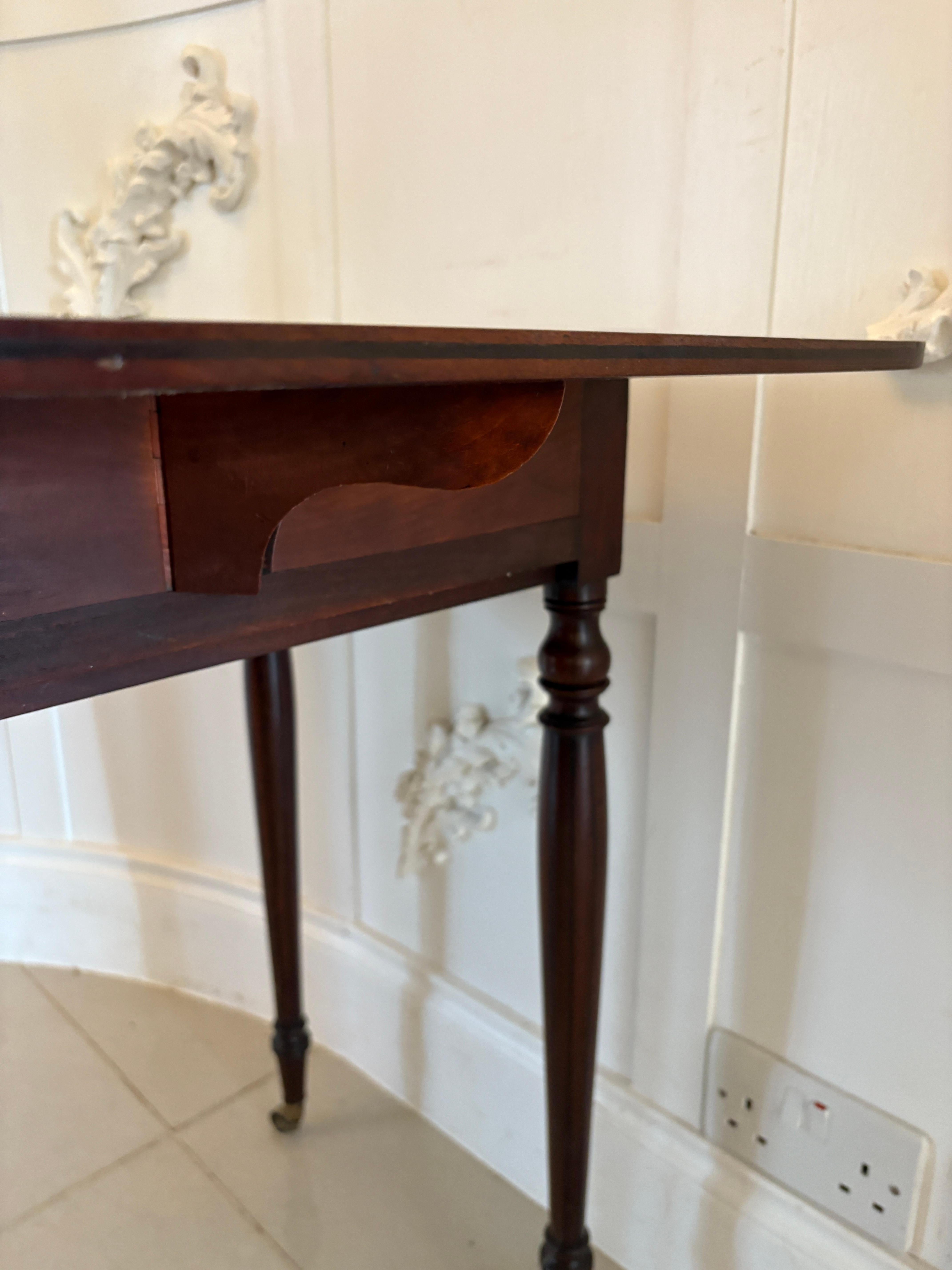 Regency Belle qualité de lampe sur pied/table d'appoint du 19e siècle de style Régence antique en vente