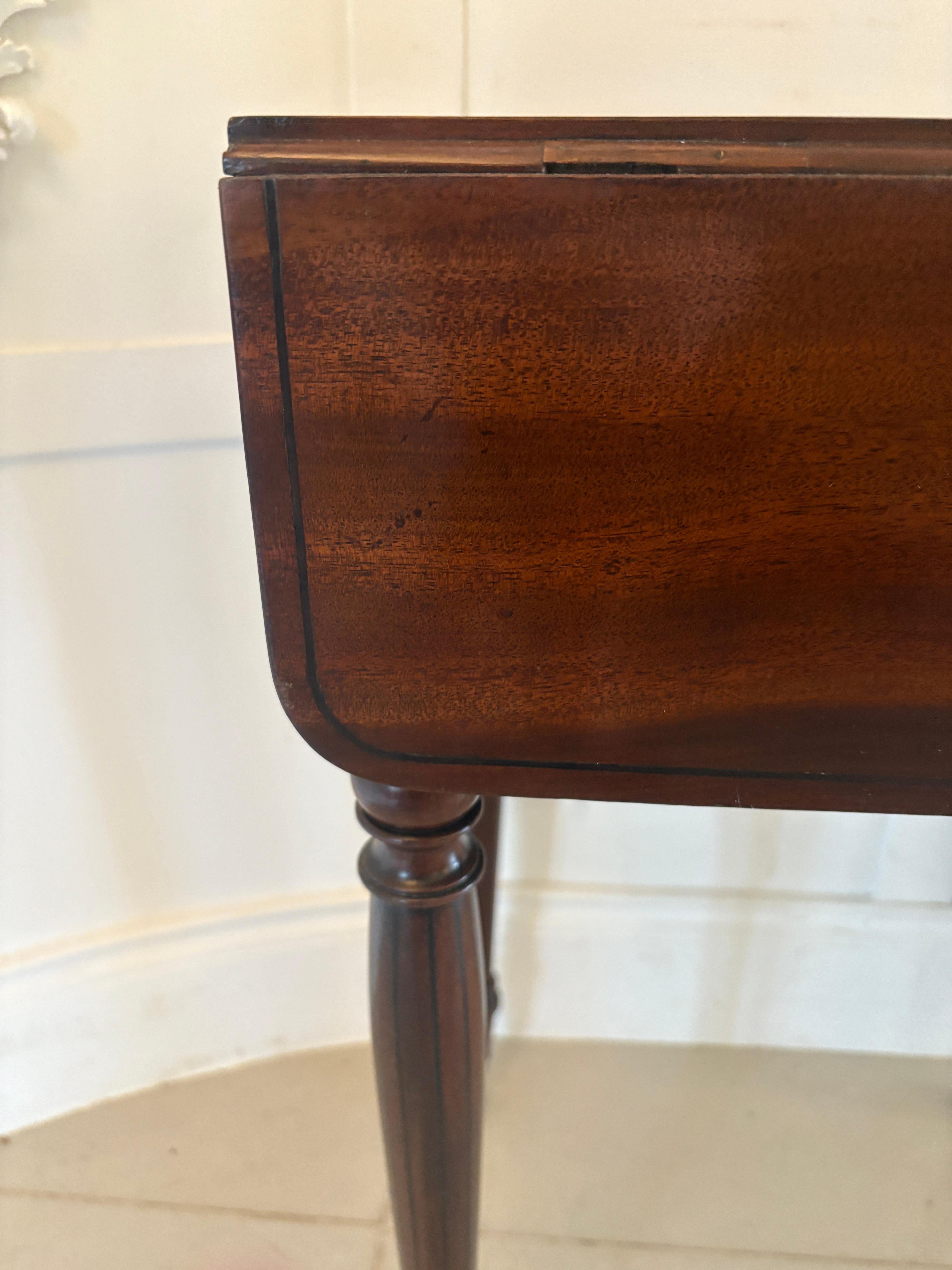 XIXe siècle Belle qualité de lampe sur pied/table d'appoint du 19e siècle de style Régence antique en vente