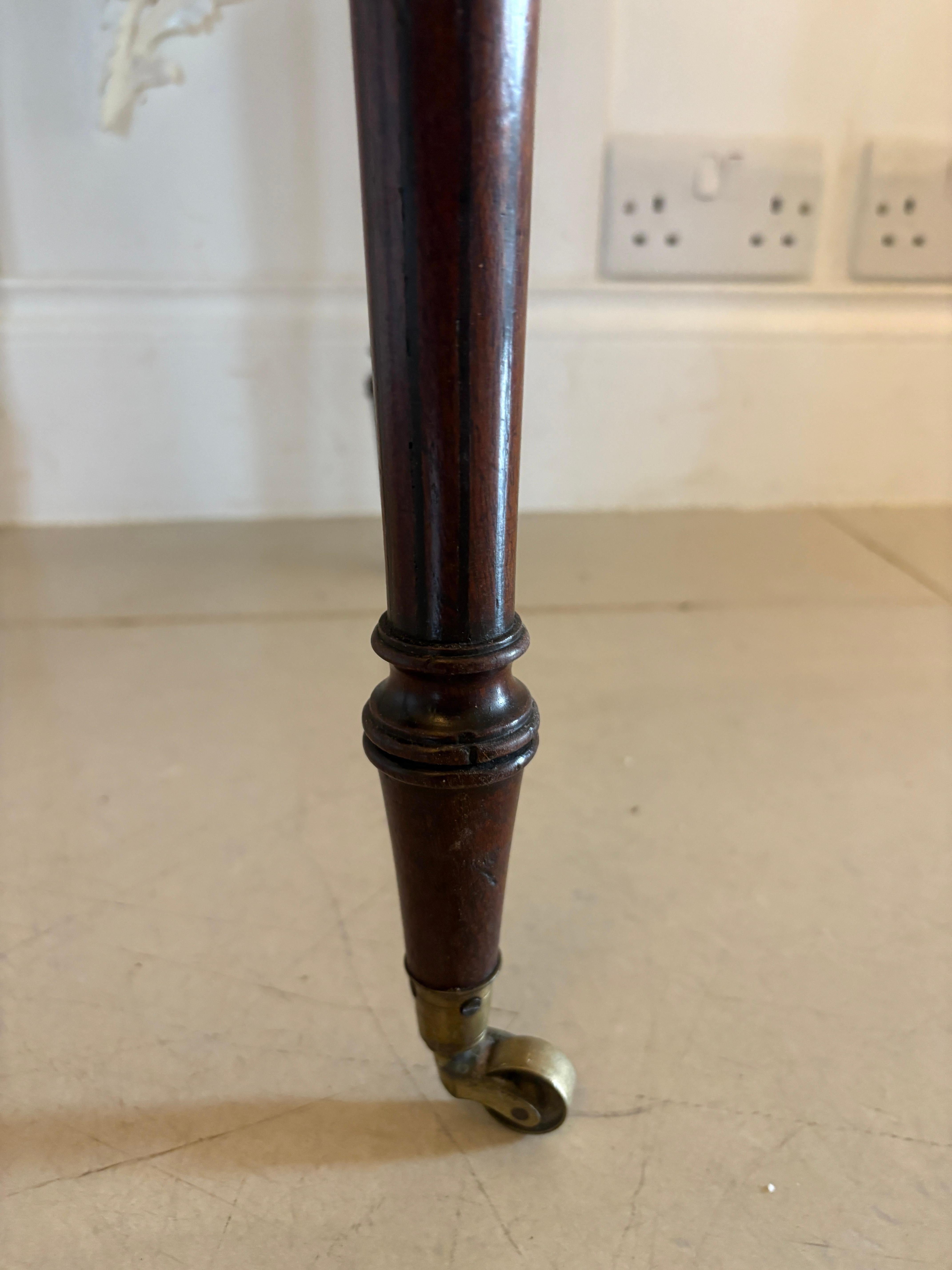 Belle qualité de lampe sur pied/table d'appoint du 19e siècle de style Régence antique en vente 2