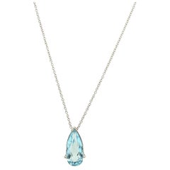 Pendentif et chaîne en or blanc 18 carats avec aigue-marine en forme de poire de 3,32 carats de qualité supérieure