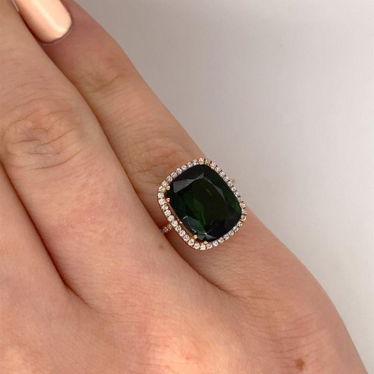 Women's Fine Quality 4.23ct Cushion Shape Green Tourmaline Ring in 18ct Rose Gold For Sale