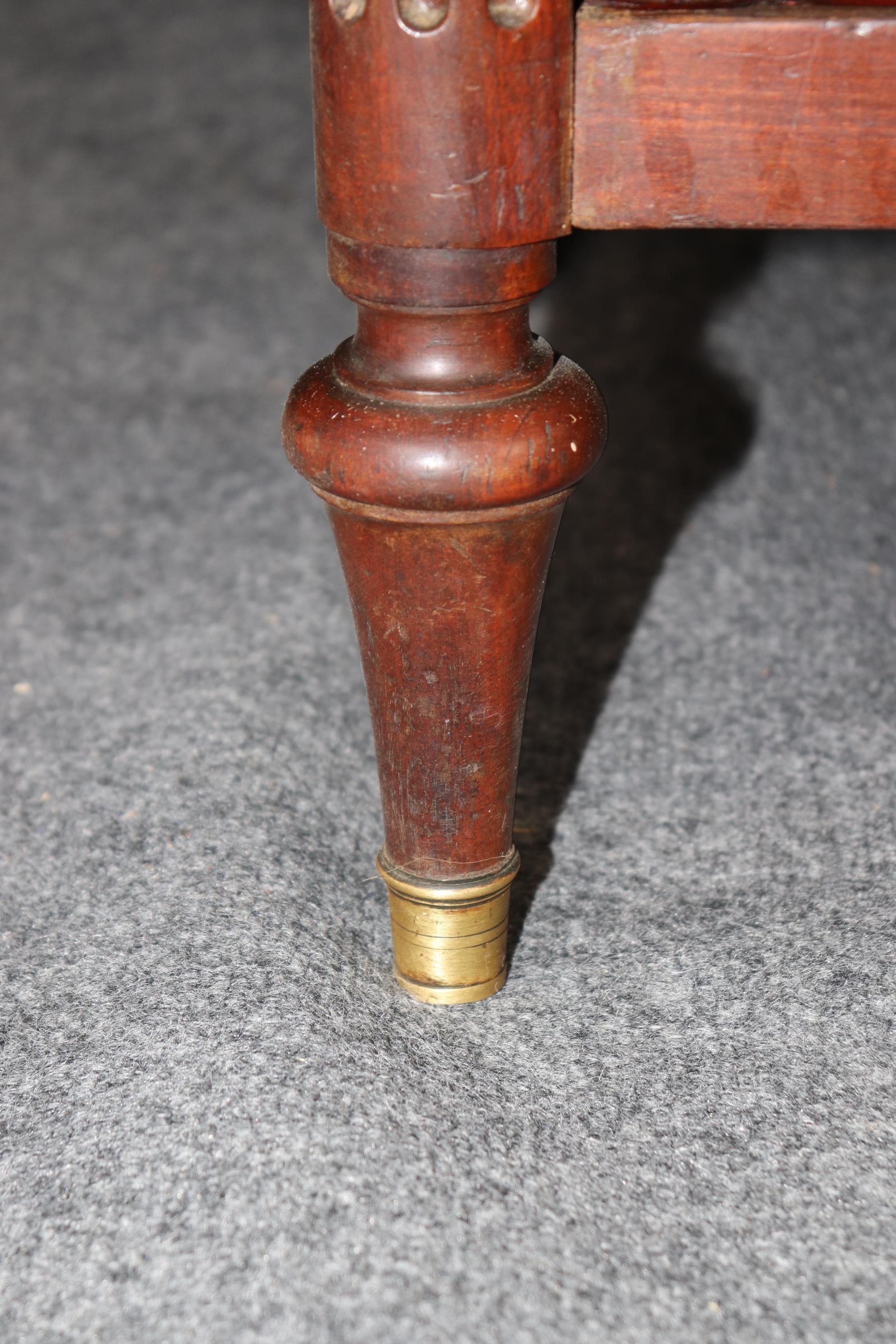 Comò alto Luigi XVI di alta qualità con 6 cassetti in ottone francese e piano in marmo in vendita 6