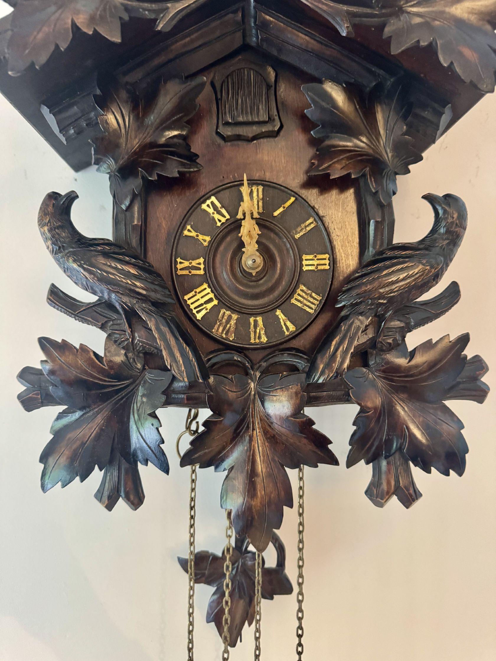 Fine quality antique 19th century Black Forest cuckoo clock In Good Condition For Sale In Ipswich, GB