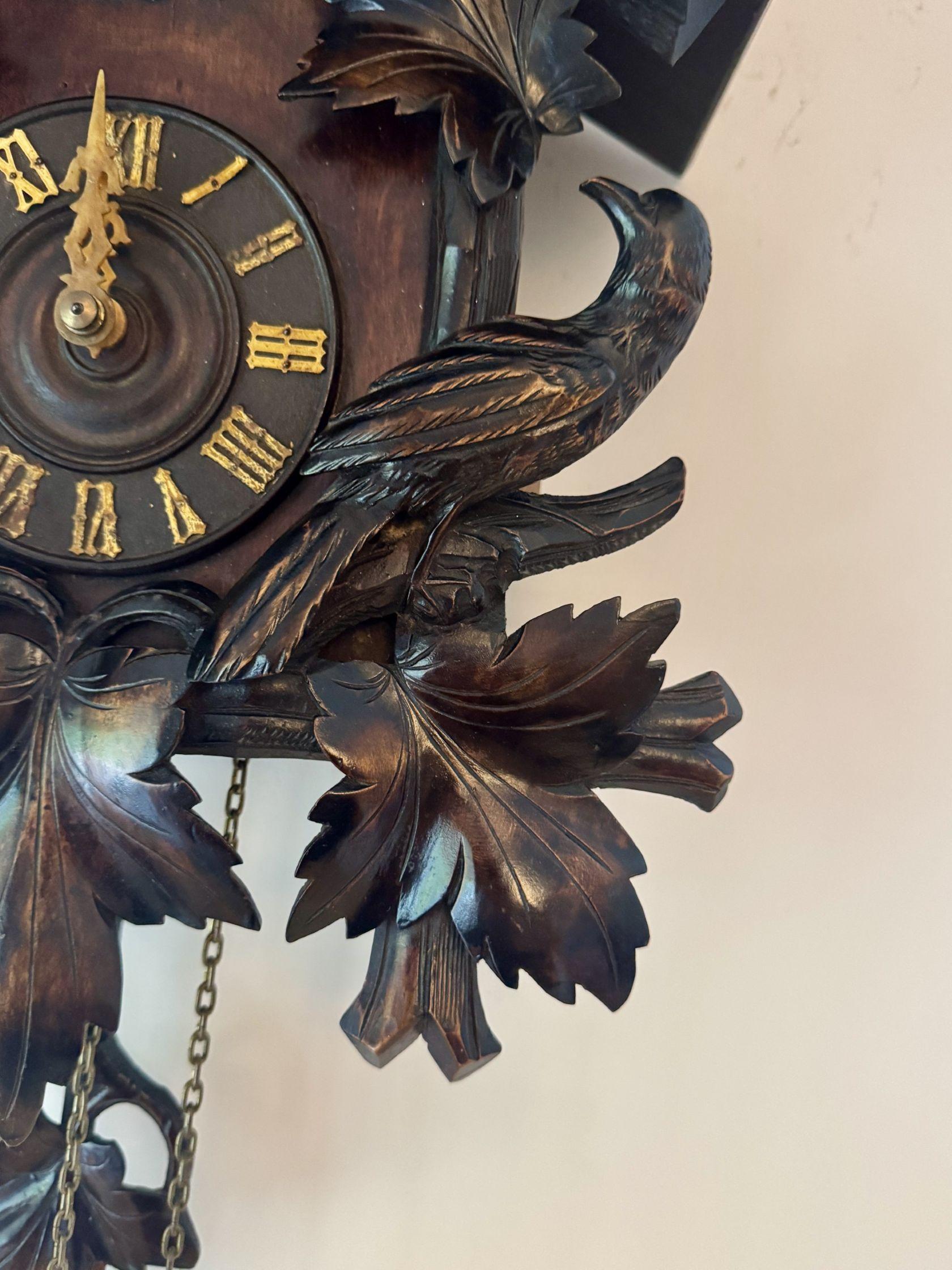 19th Century Fine quality antique 19th century Black Forest cuckoo clock For Sale