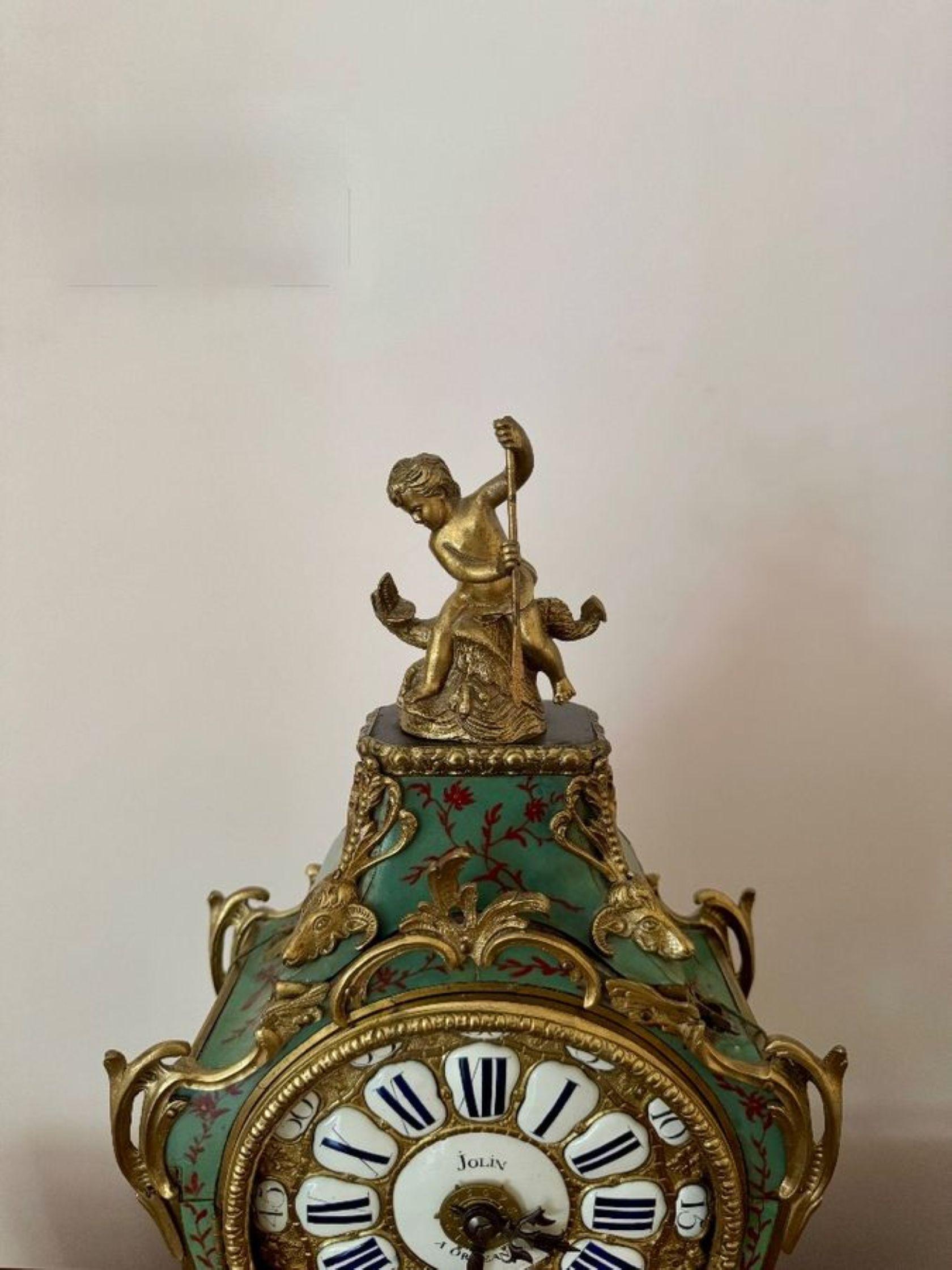 Fine quality antique 19th Century French ormolu mantle clock For Sale 3