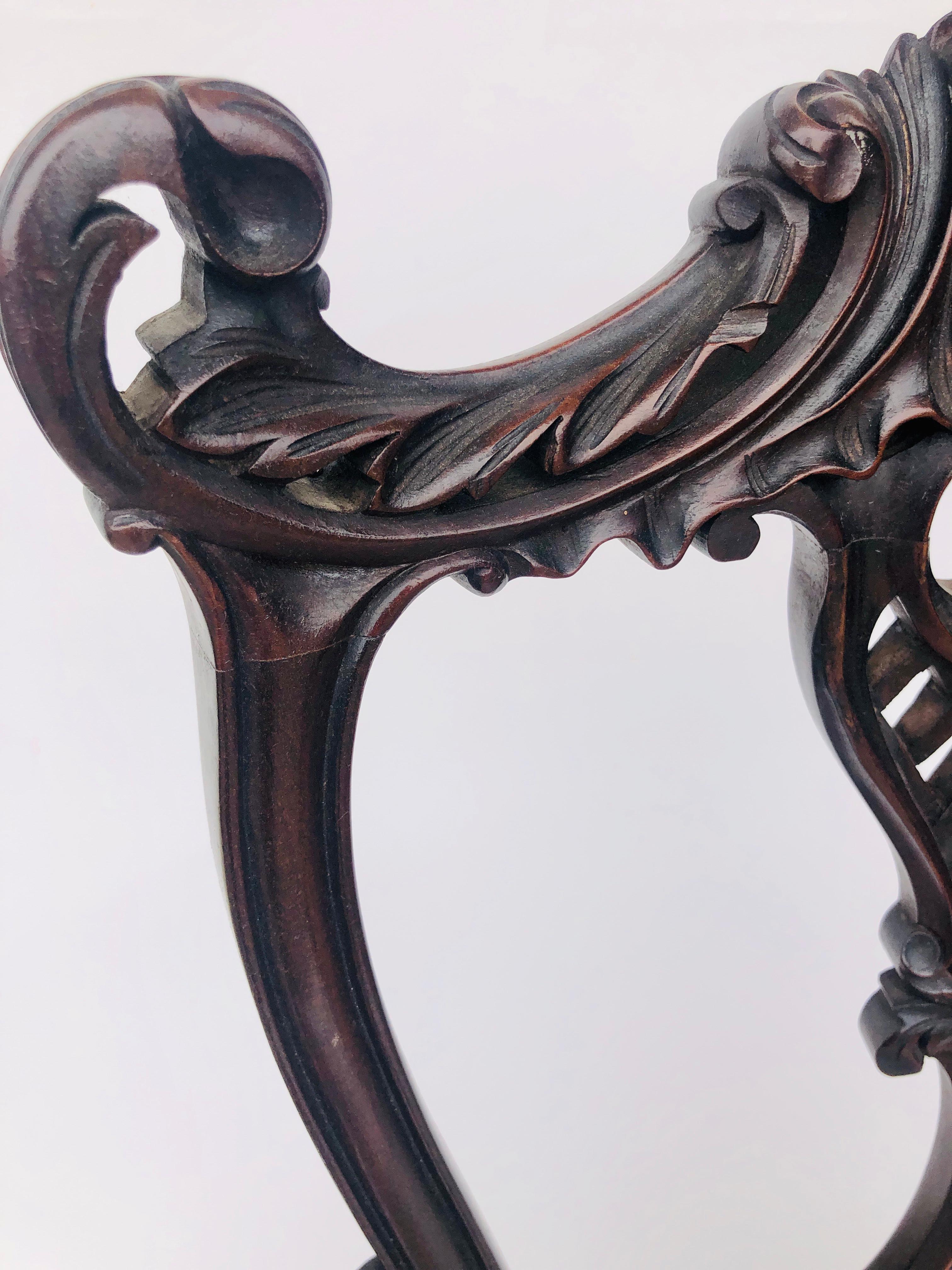 Hand-Carved Fine Quality Antique 19th Century Victorian Mahogany Carved Armchair For Sale