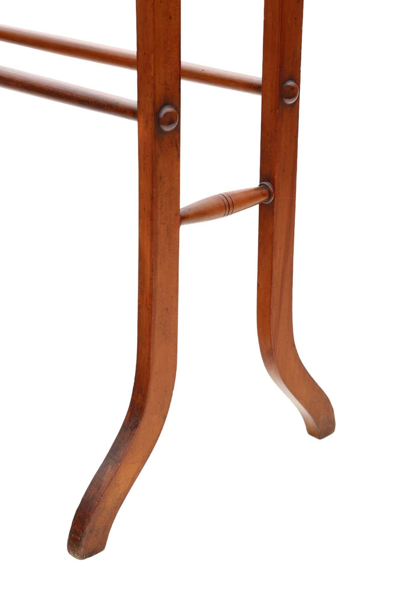 Early 20th Century Fine Quality Antique Arts and Crafts Victorian Towel Rail Stand - Circa 1900