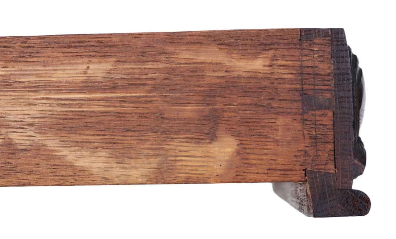 Ancienne table à écrire en chêne sculpté de qualité - 19ème siècle Bureau d'appoint Dressing en vente 2