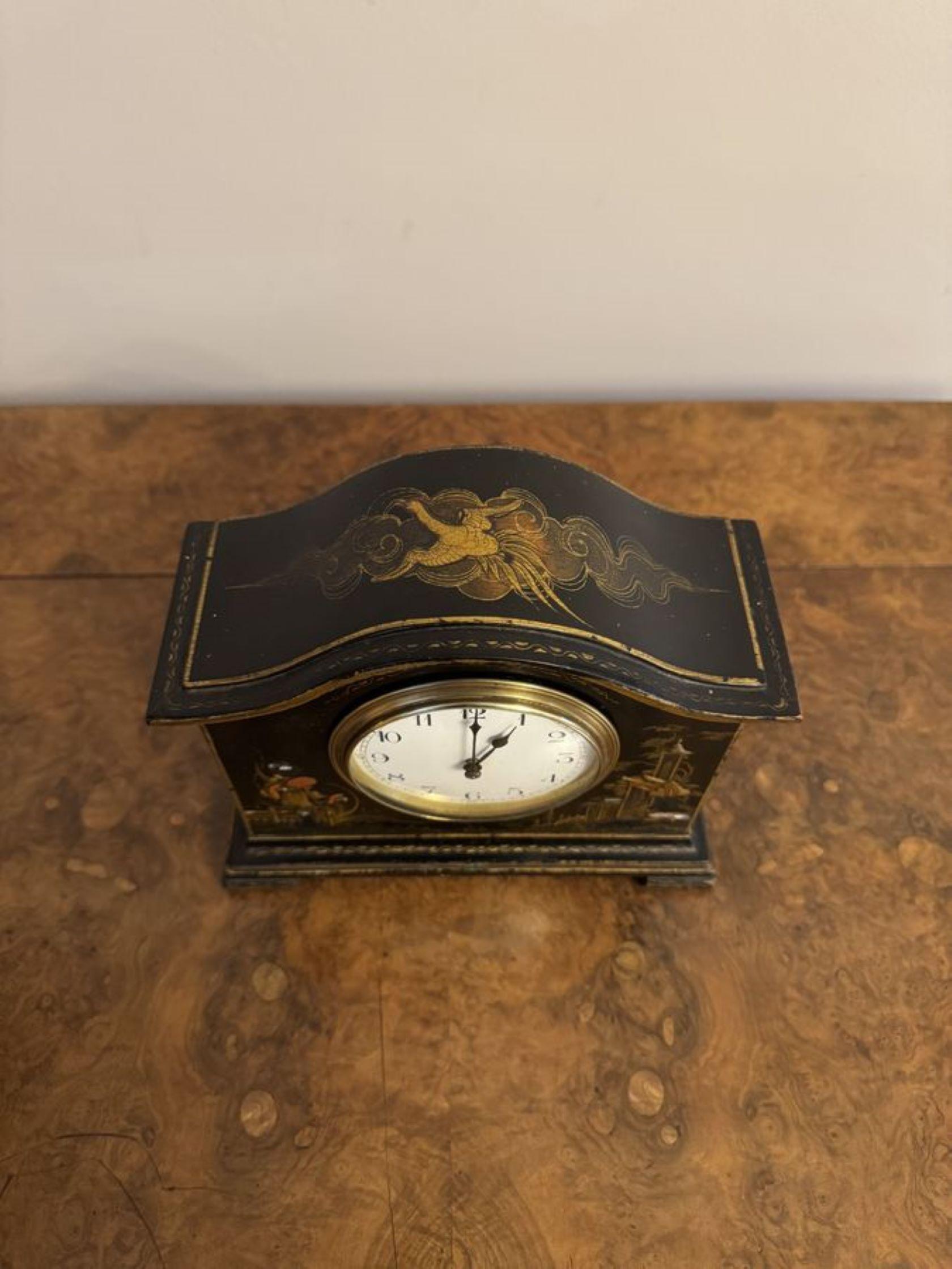 Reloj de chimenea antiguo eduardiano decorado con chinoiserie de gran calidad Chinoiserie en venta