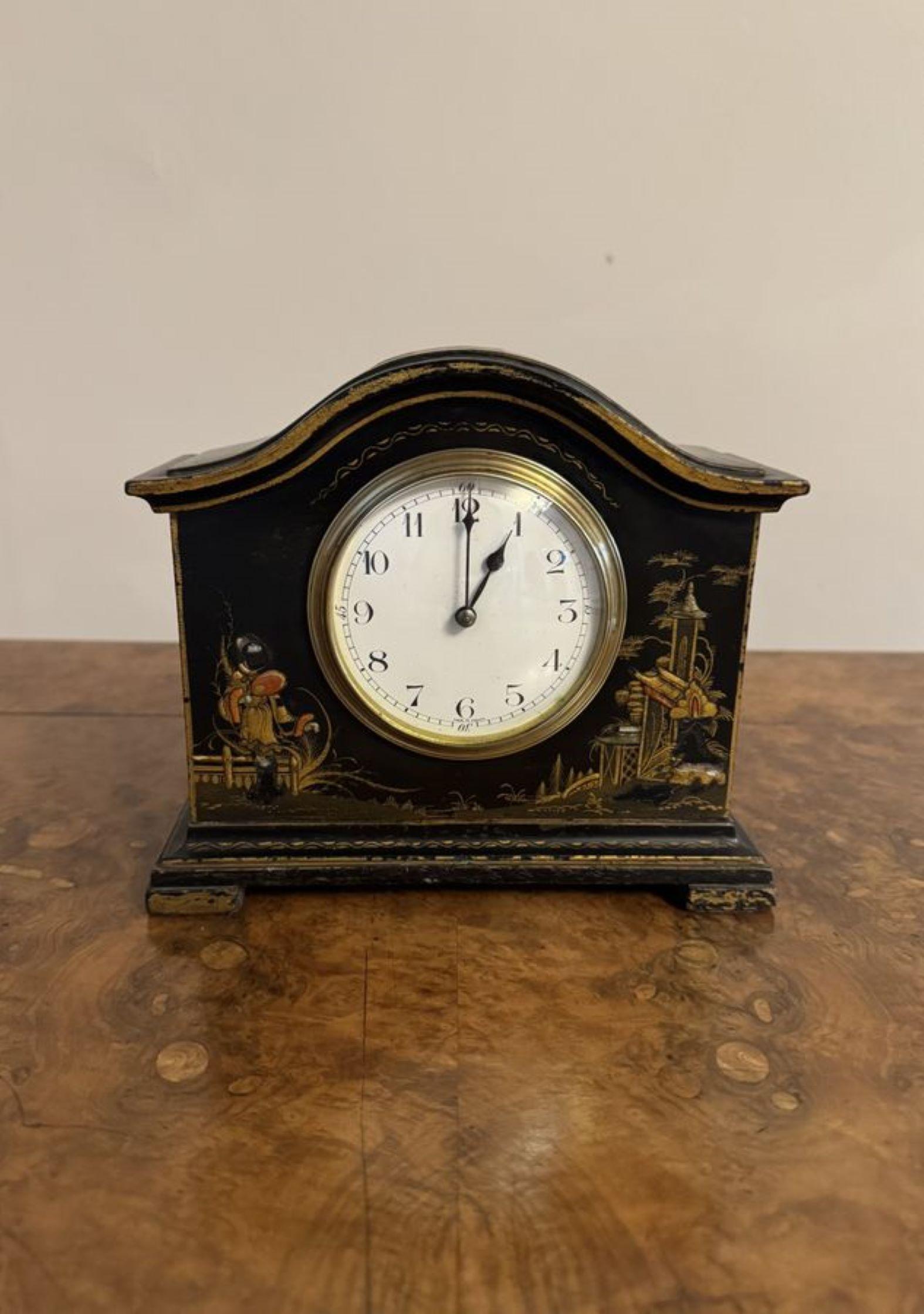 Reloj de chimenea antiguo eduardiano decorado con chinoiserie de gran calidad Latón en venta