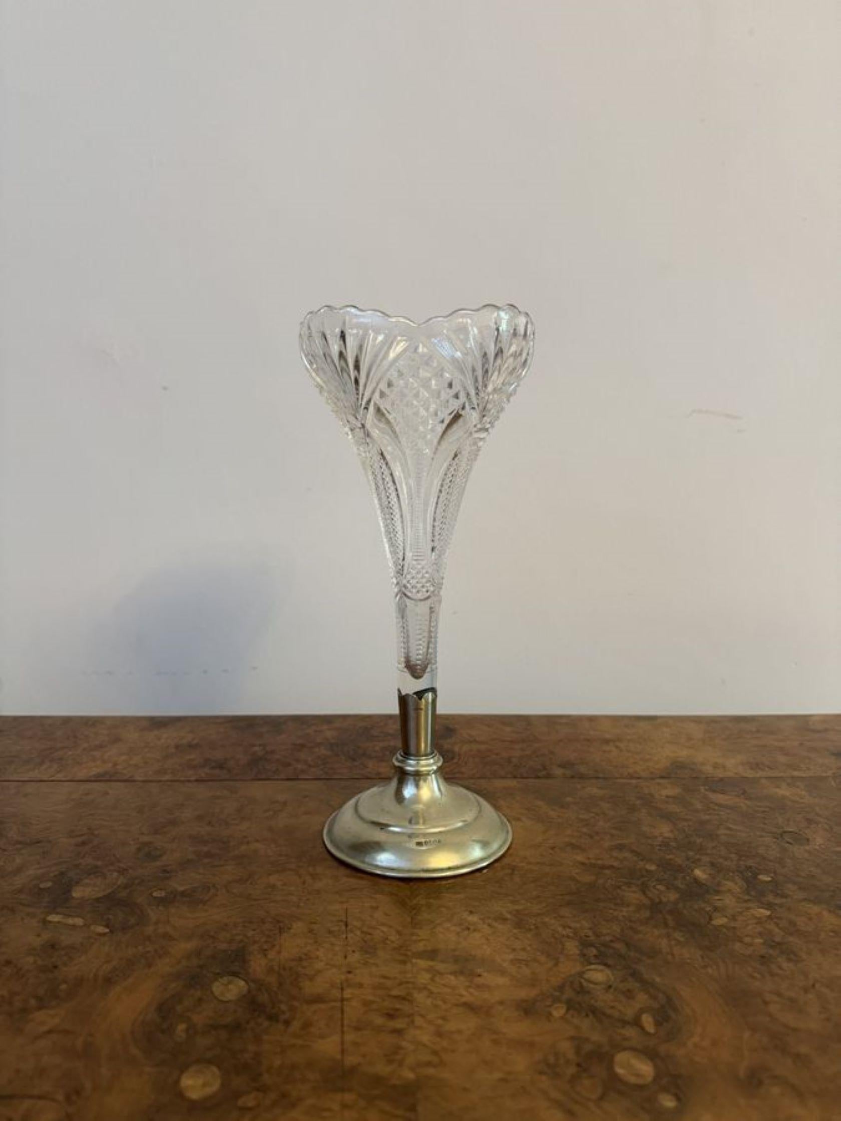 XX secolo Antico vaso di vetro tagliato e argentato di alta qualità di epoca edoardiana in vendita