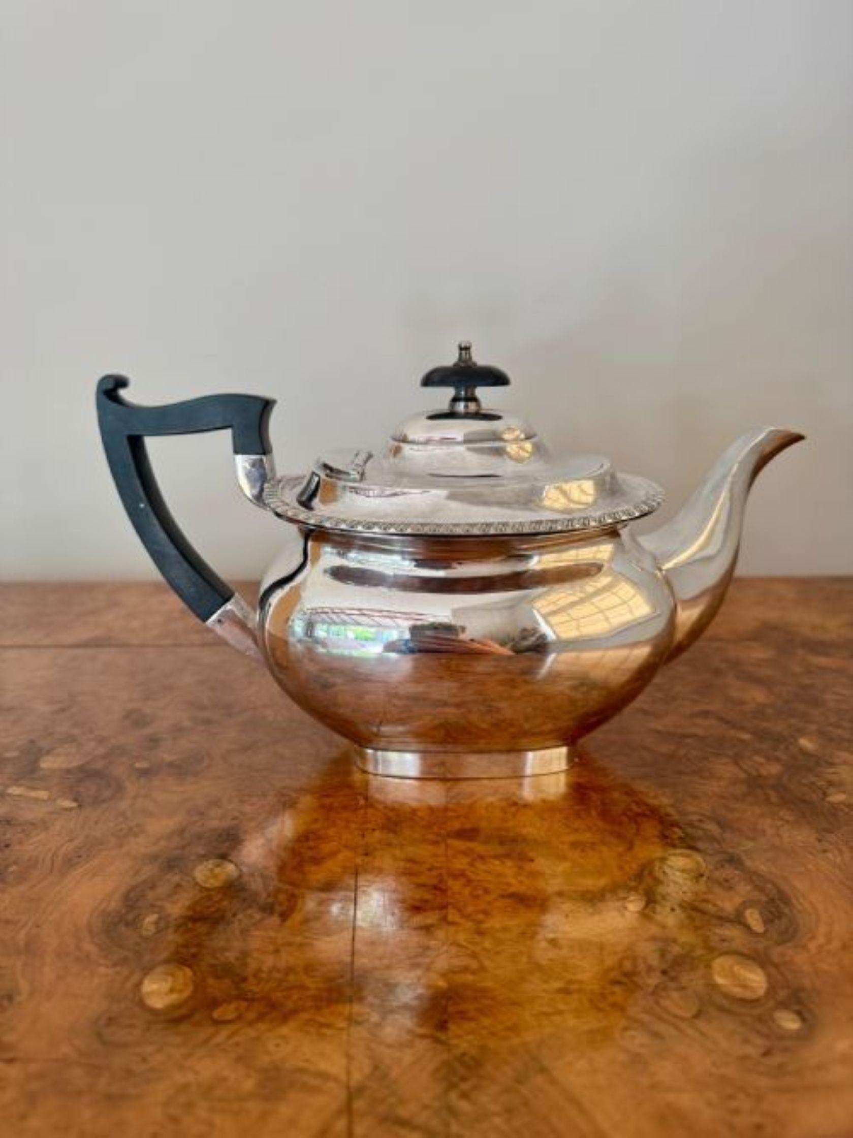 English Fine quality antique Edwardian four piece tea set by Walker and Hall For Sale