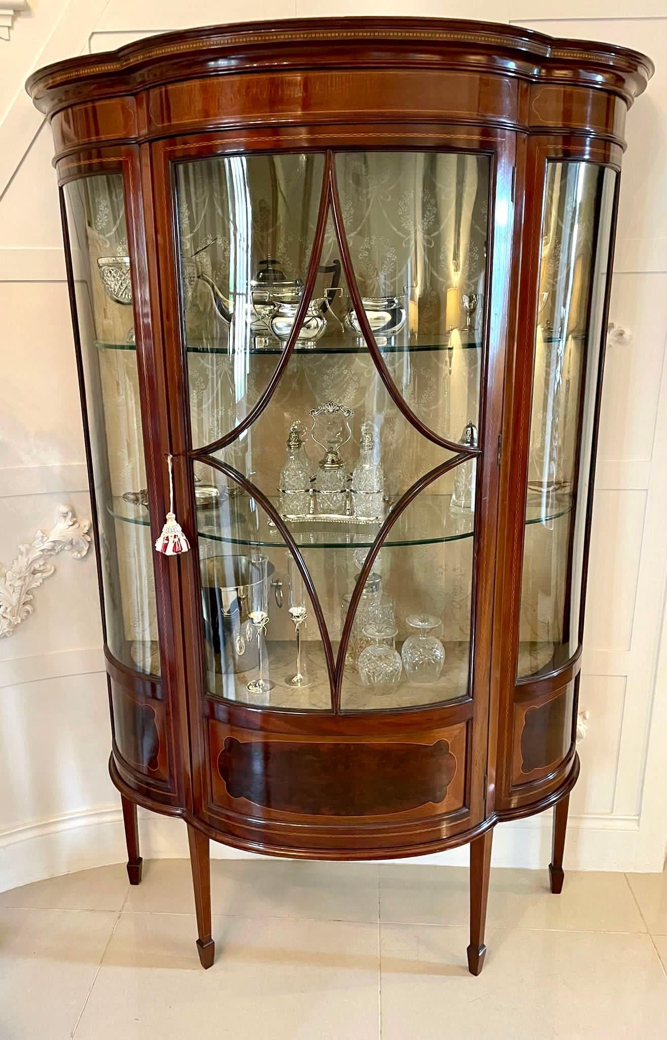 Fine Quality Antique Edwardian Inlaid Mahogany Shaped Display Cabinet In Good Condition For Sale In Suffolk, GB