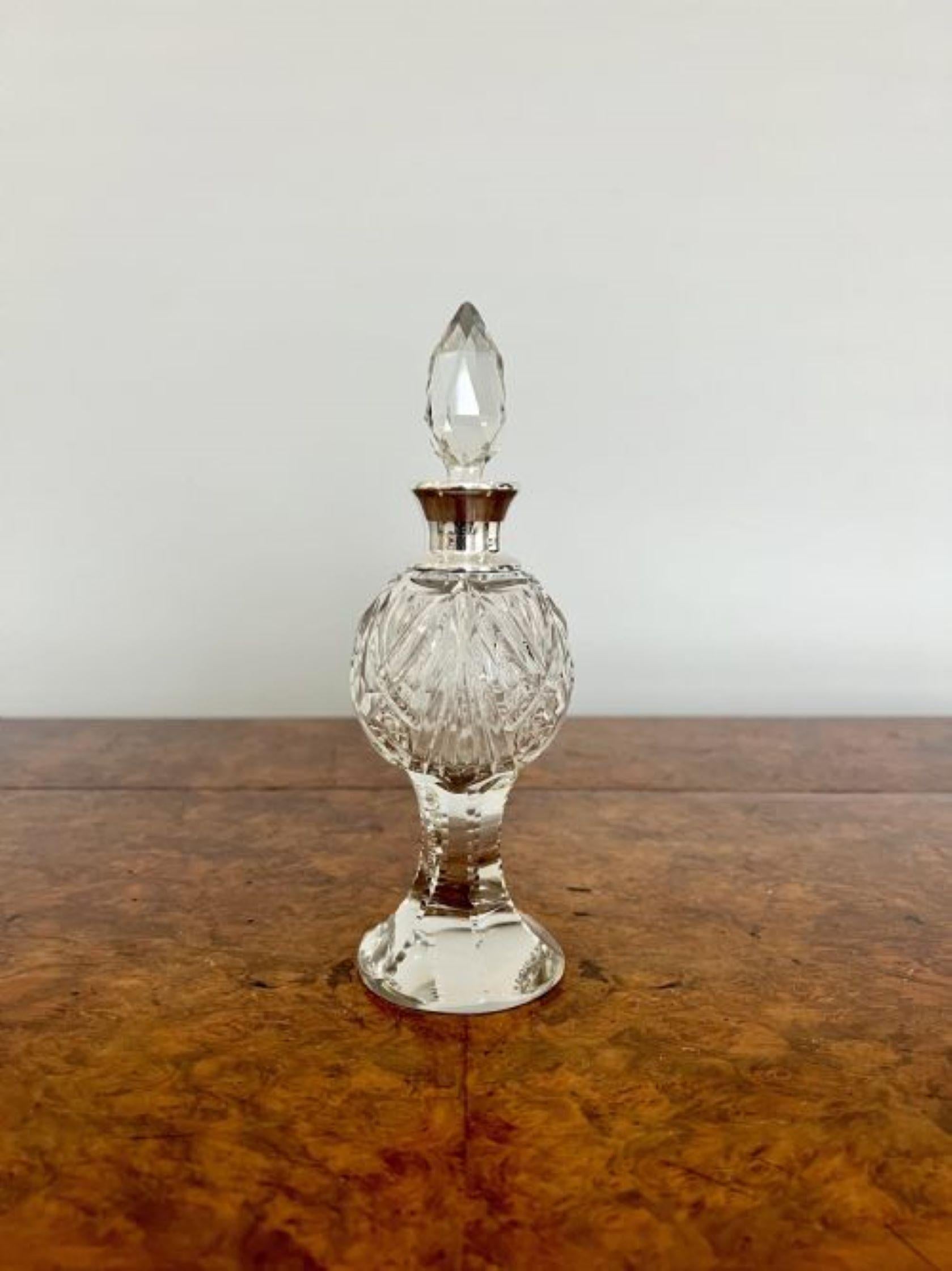 Fine quality antique Edwardian silver mounted cut glass bottle  In Good Condition For Sale In Ipswich, GB