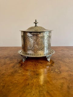 Fine quality antique Edwardian silver plated biscuit barrel