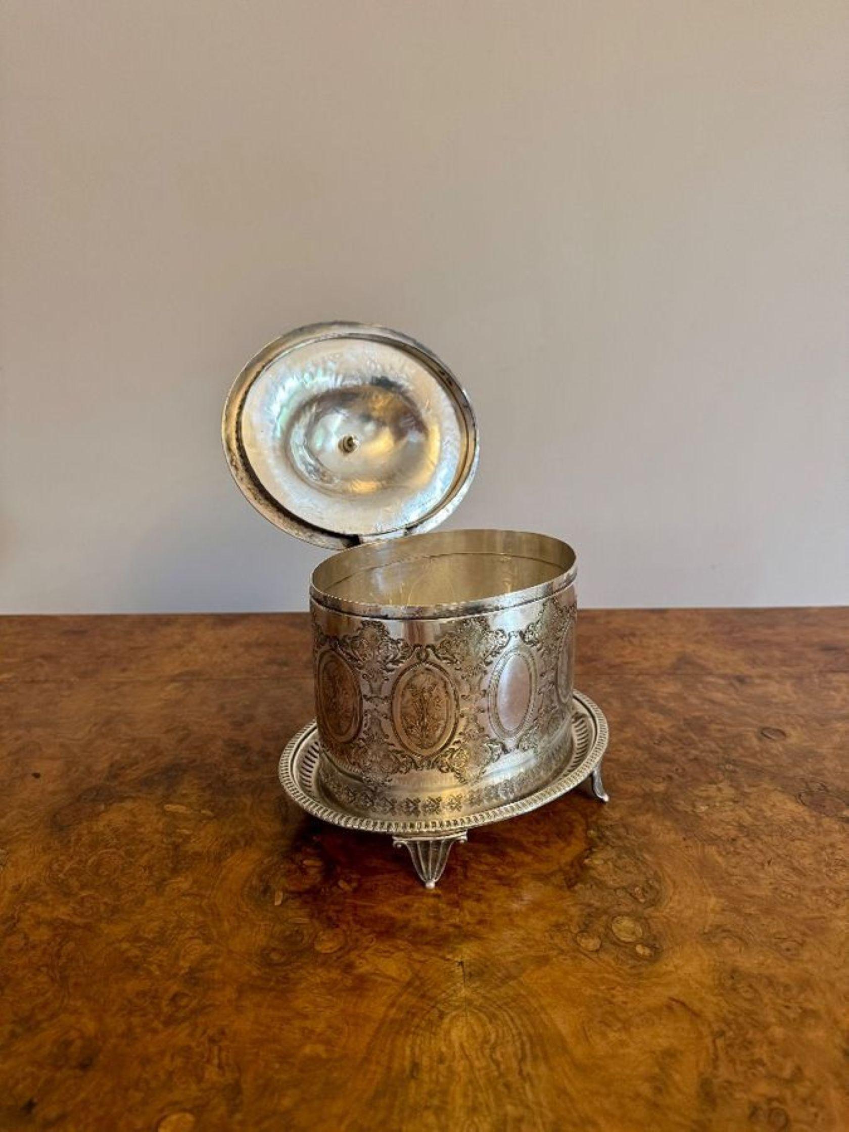 20th Century Fine quality antique Edwardian silver plated biscuit barrel For Sale