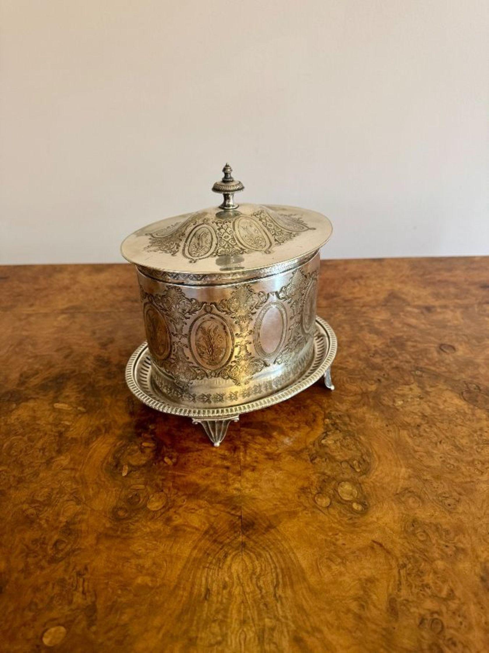 Fine quality antique Edwardian silver plated biscuit barrel For Sale 1