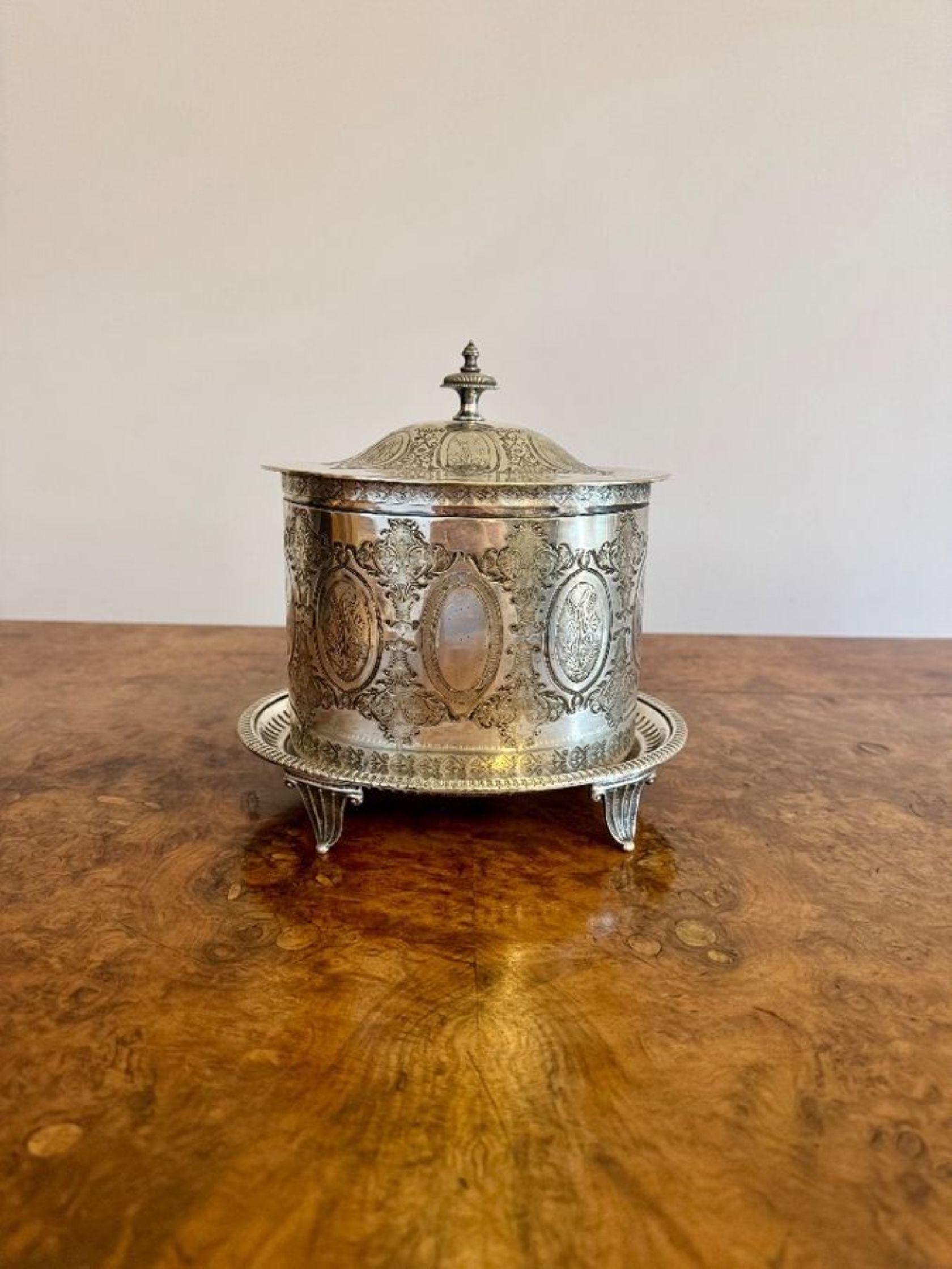 Fine quality antique Edwardian silver plated biscuit barrel For Sale 2