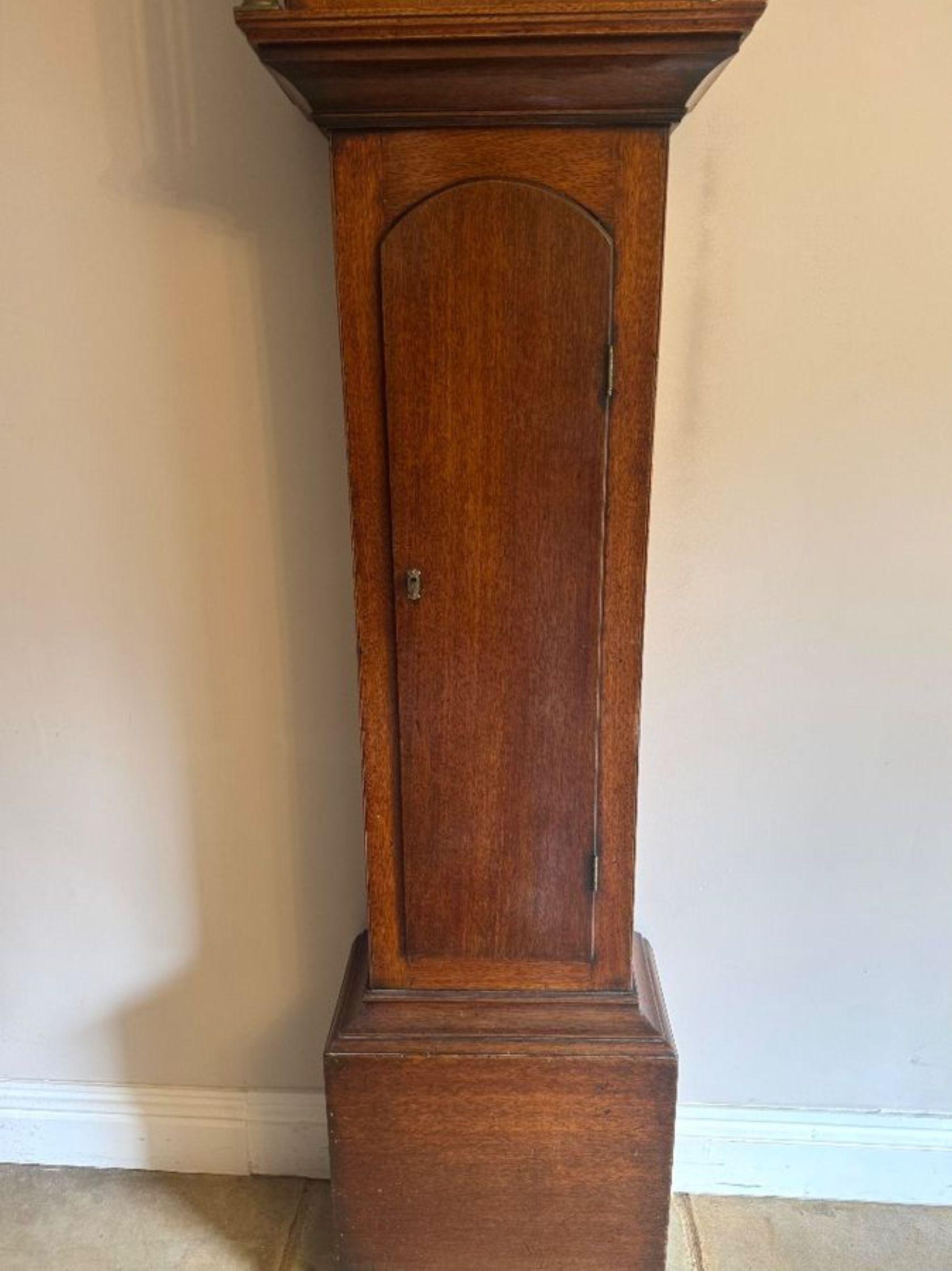 Pendule ancienne à long boîtier en acajou de George III de belle qualité Bon état - En vente à Ipswich, GB