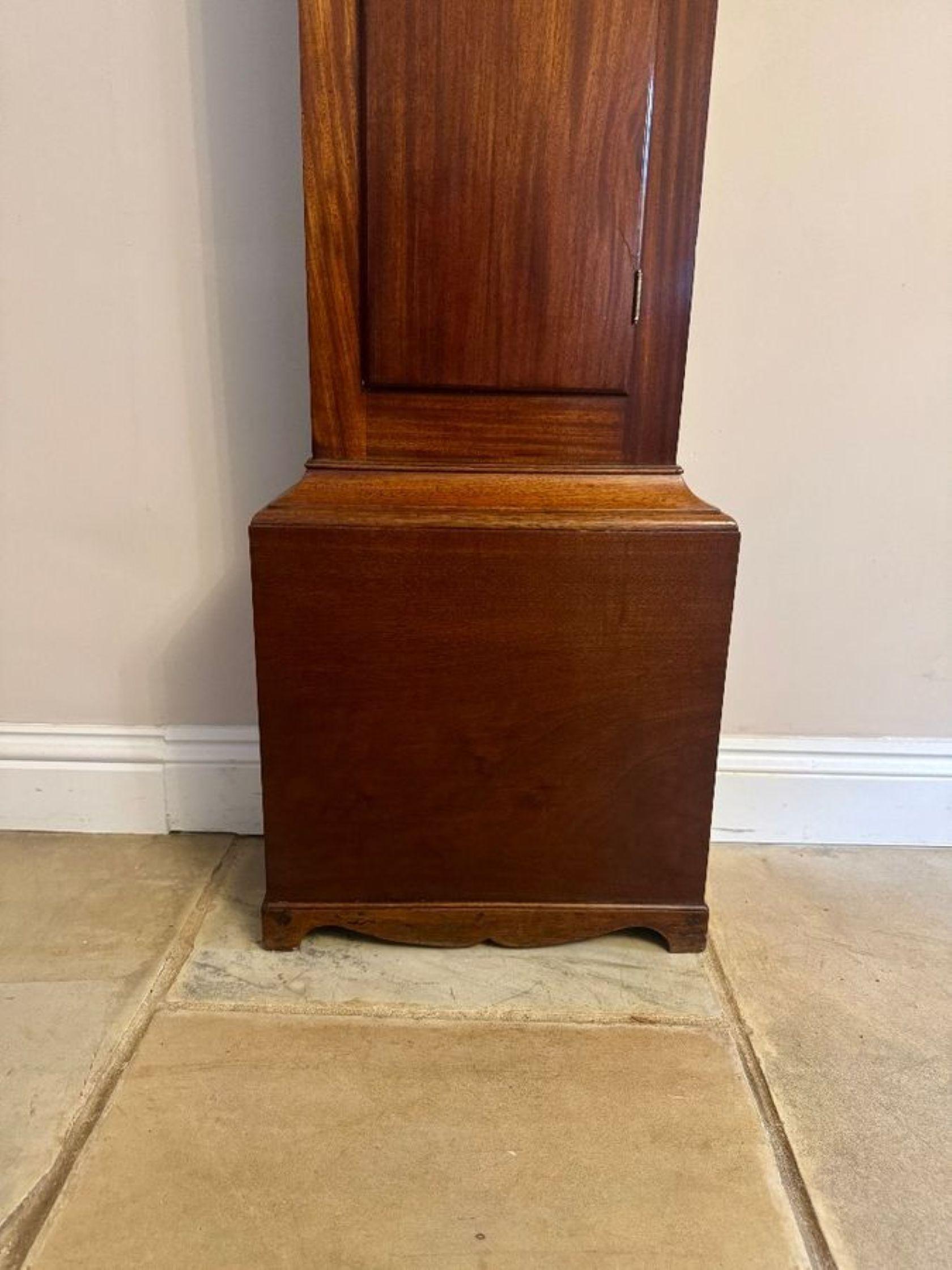 Hochwertige antike George III. Mahagoni Standuhr (Britisch) im Angebot