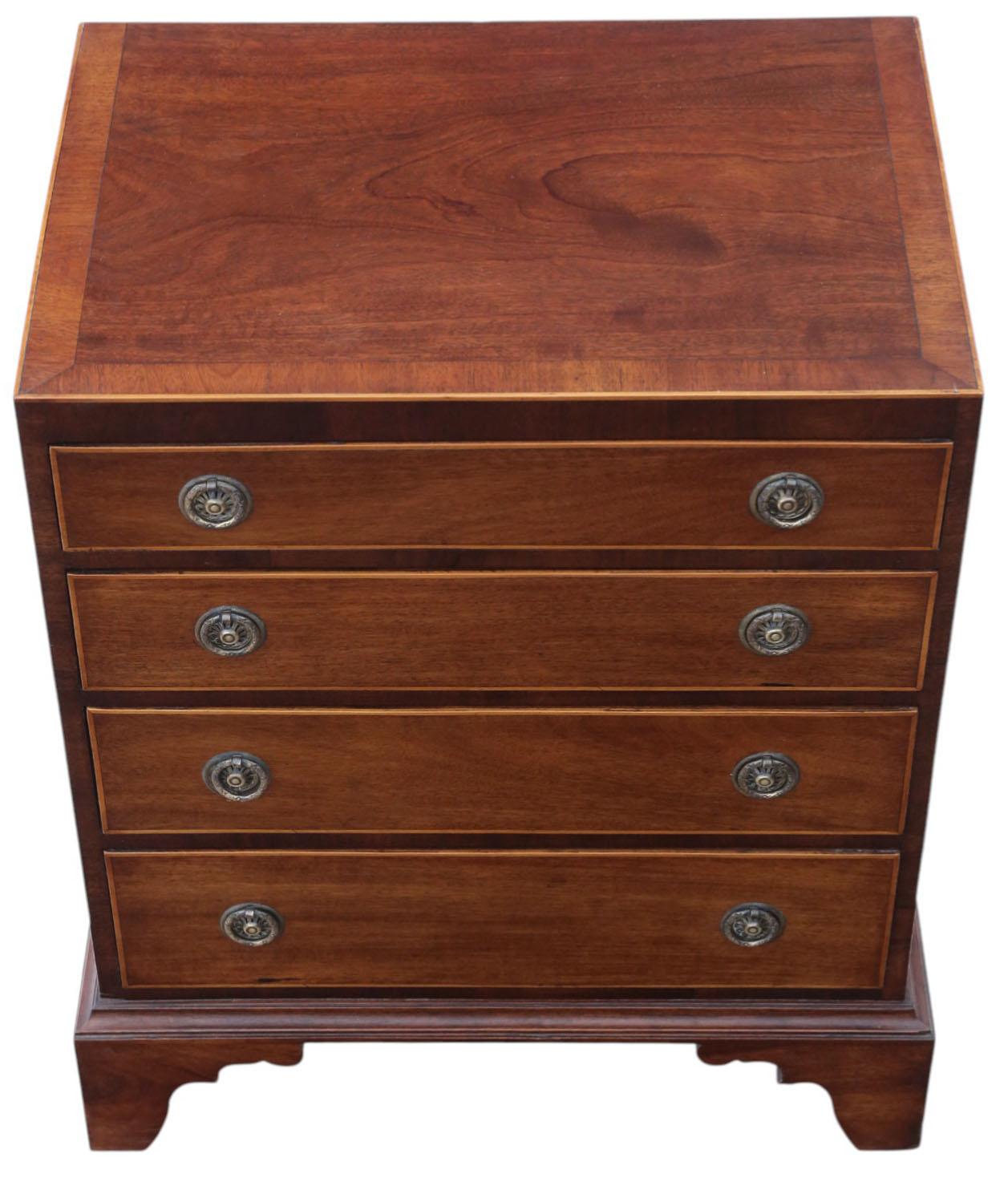 Hochwertige antike Mahagoni-Kommode der georgianischen Wiedergeburt, um 1900 - Caddy Top

Eine feine Qualität Antike Georgian Revival Mahagoni Kommode, aus circa 1900. Dieses elegante und dekorative Möbelstück zeichnet sich durch klare Linien und