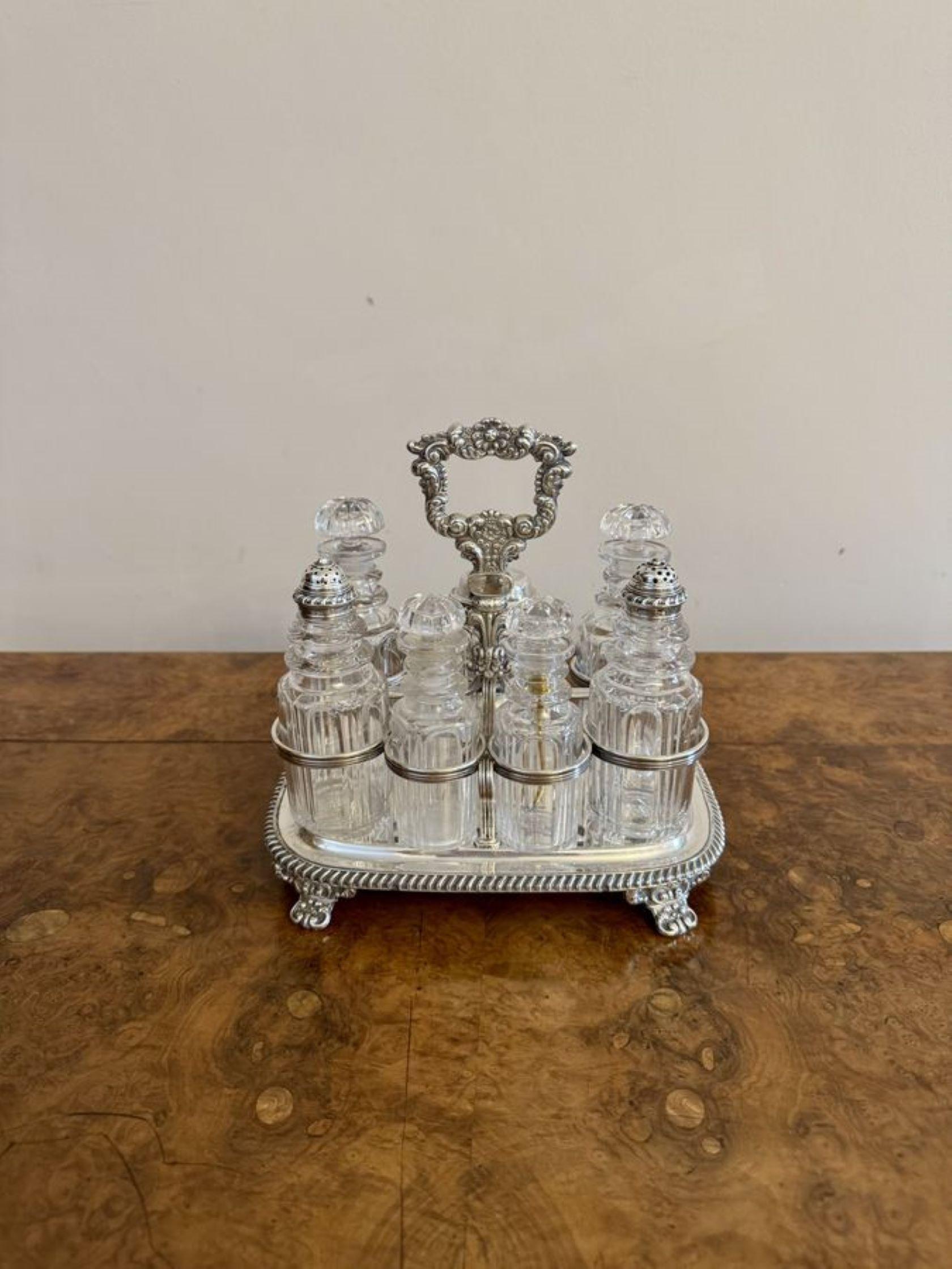 Ensemble de sept bouteilles de style géorgien ancien de qualité supérieure en vente 1
