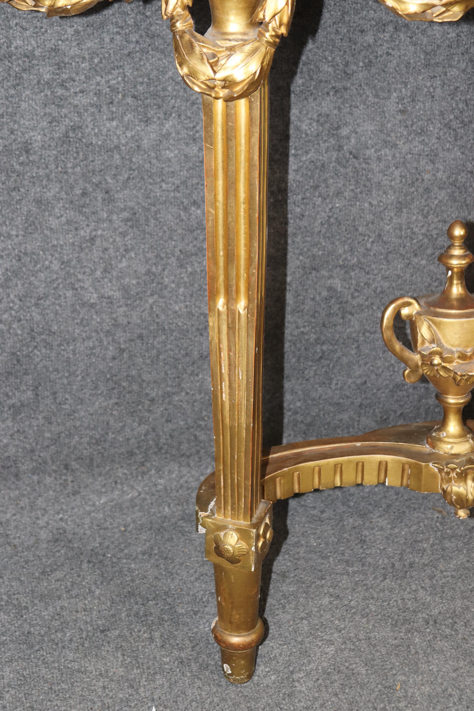 Marbre Console murale française ancienne dorée de style Louis XVI avec plateau en marbre rouge de qualité supérieure en vente