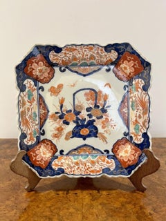 Antiker handbemalter japanischer großer quadratischer Imari-Teller in feiner Qualität