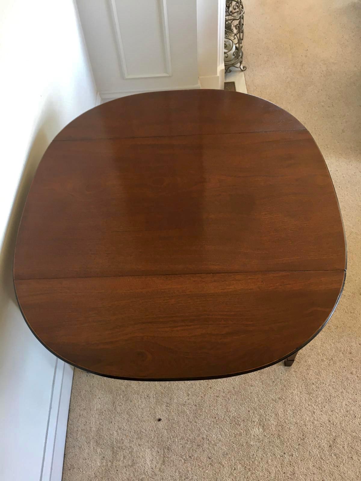 Mesa Pembroke antigua de caoba con incrustaciones de alta calidad en venta 3