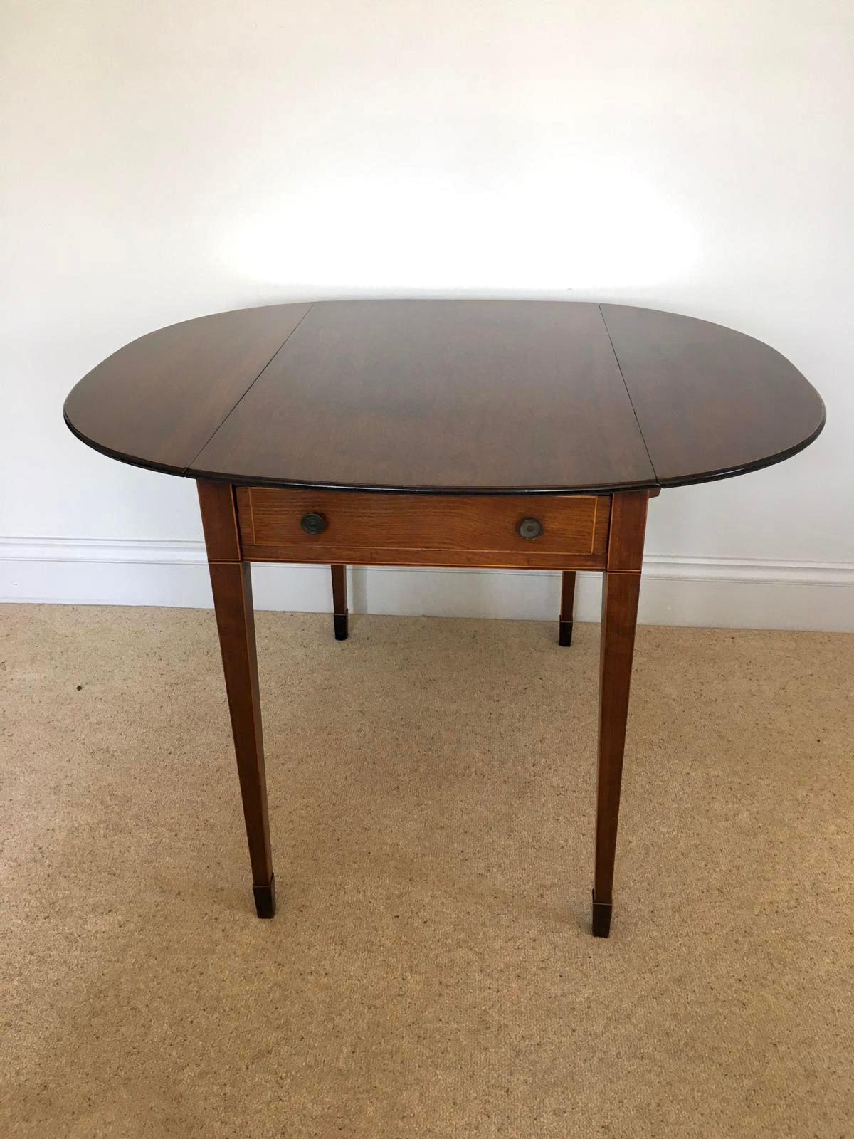 Mesa Pembroke antigua de caoba con incrustaciones de alta calidad en venta 5