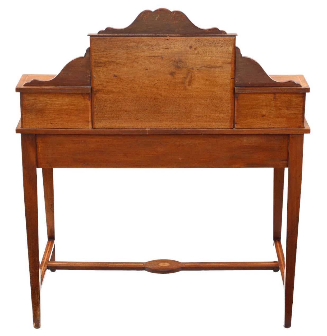 Ancienne table à écrire en acajou de qualité supérieure 19ème siècle Bureau d'appoint Dressing en vente 4