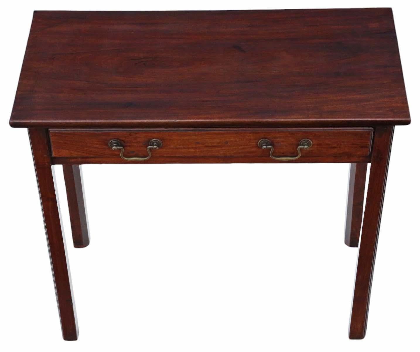 XVIIIe siècle Table à écrire ancienne en acajou de belle qualité - Fin du 18ème siècle Dressing en vente
