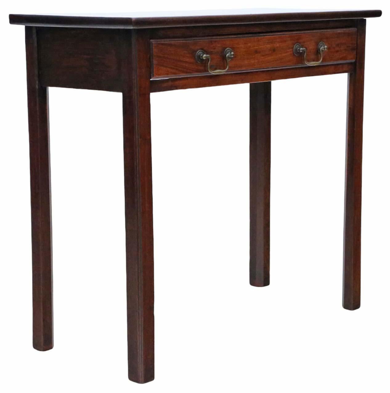 Bois Table à écrire ancienne en acajou de belle qualité - Fin du 18ème siècle Dressing en vente