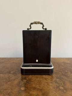 Pendule de cheminée ancienne de qualité en marqueterie de Thomas A Paris