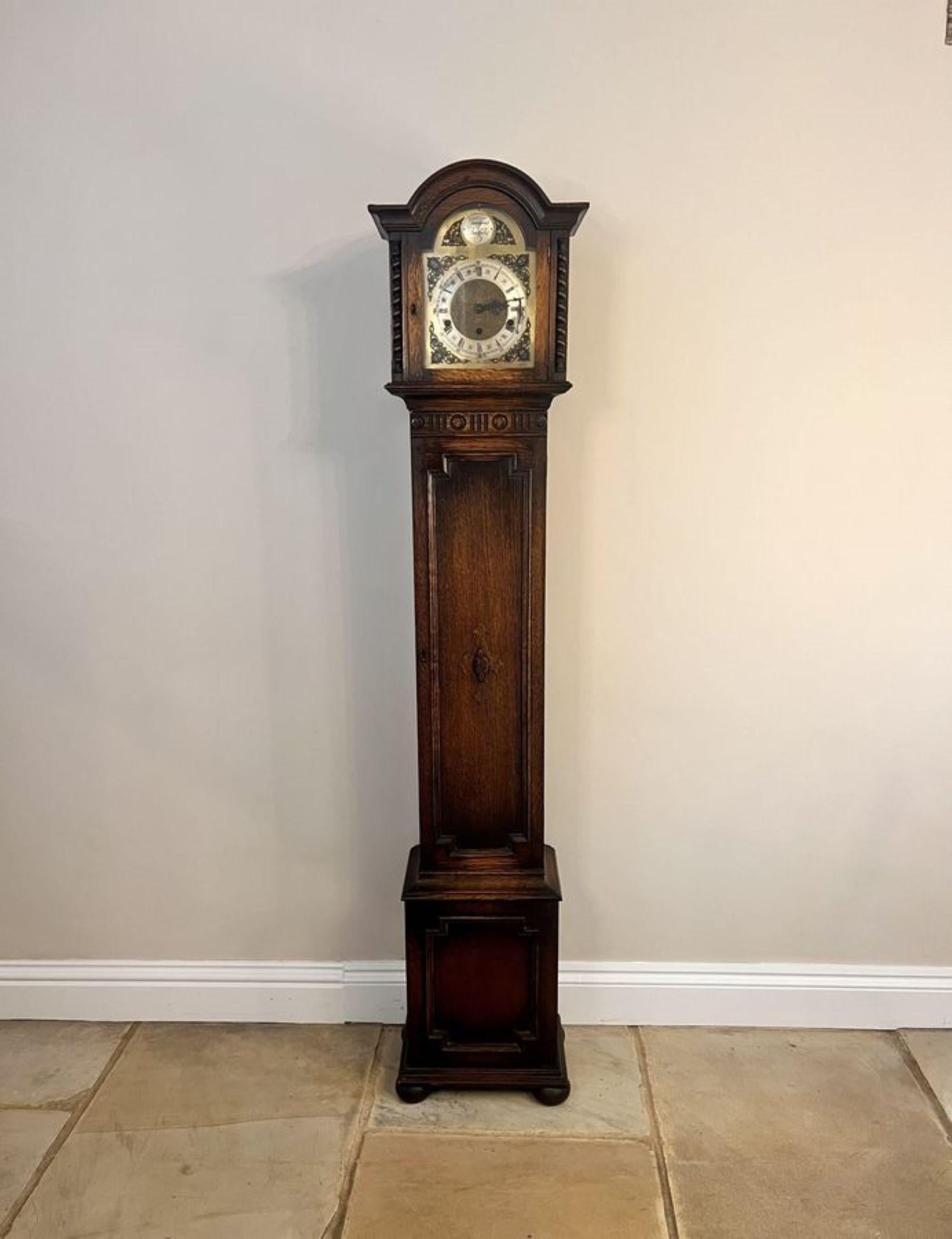 Feine hochwertige antike 8 Tage-Grandmother-Uhr aus Eiche in hoher Qualität im Zustand „Gut“ in Ipswich, GB