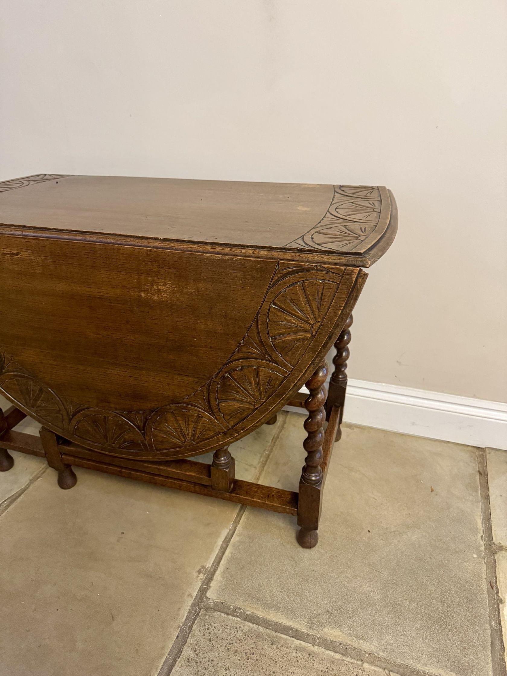 20ième siècle Table de salle à manger à abattant en chêne ancien de qualité supérieure en vente