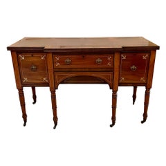 Credenza a ribalta in mogano intarsiato in ottone di alta qualità