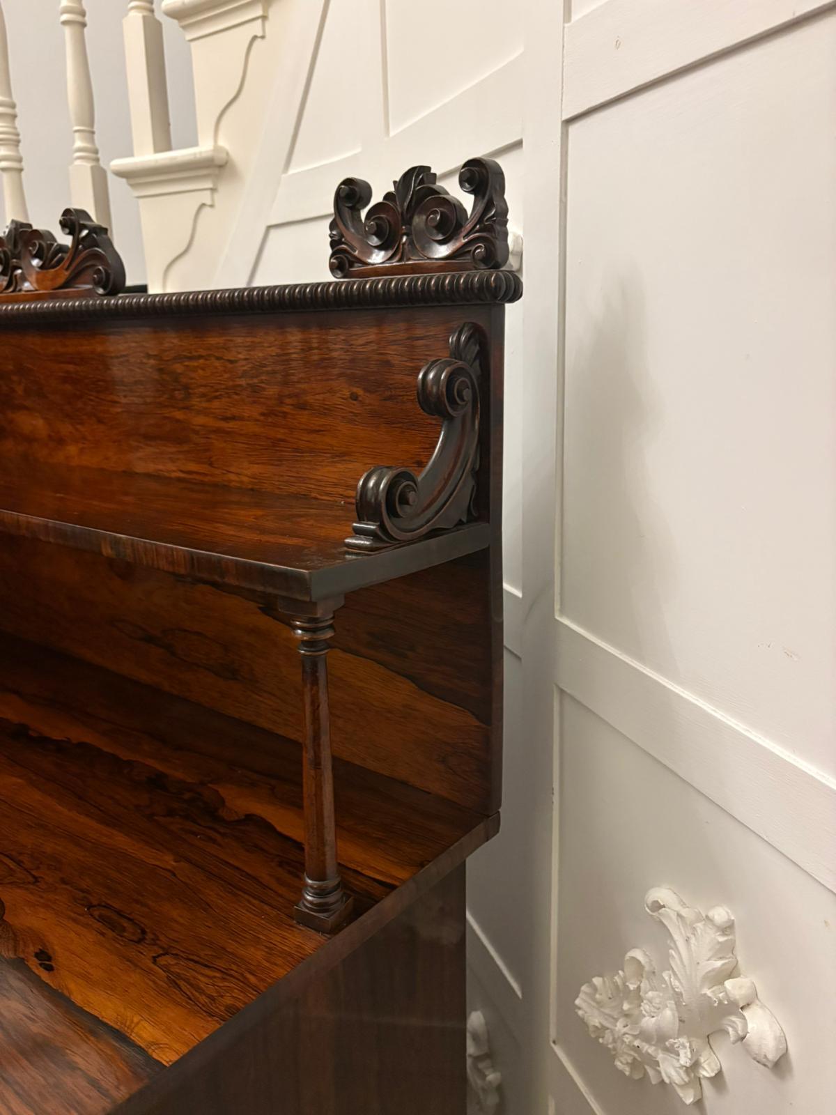 Credenza in mogano antico Regency di alta qualità in vendita 2
